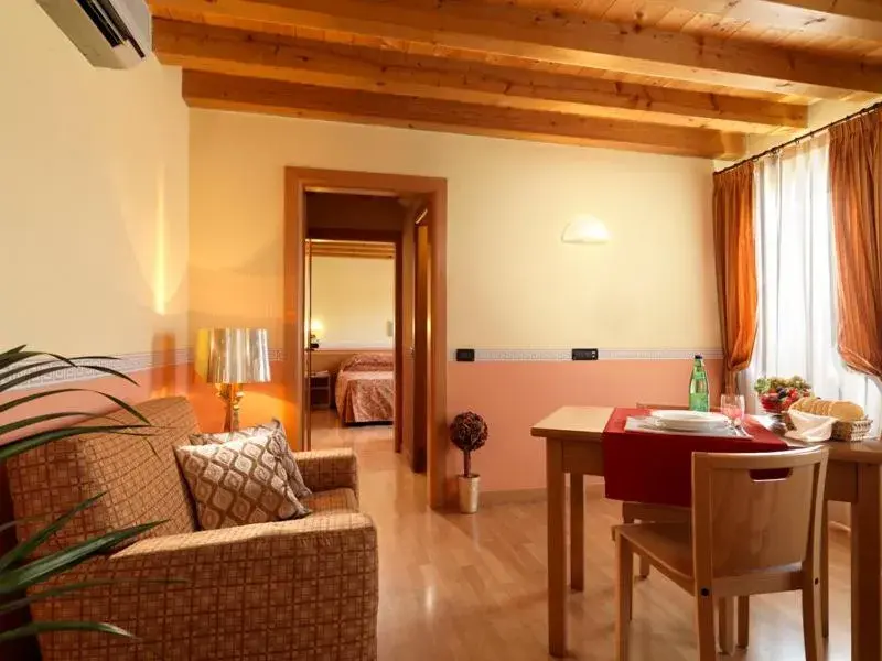 Triple Room in Hotel & Residence Roma Triple Room in Hotel & Residence Roma