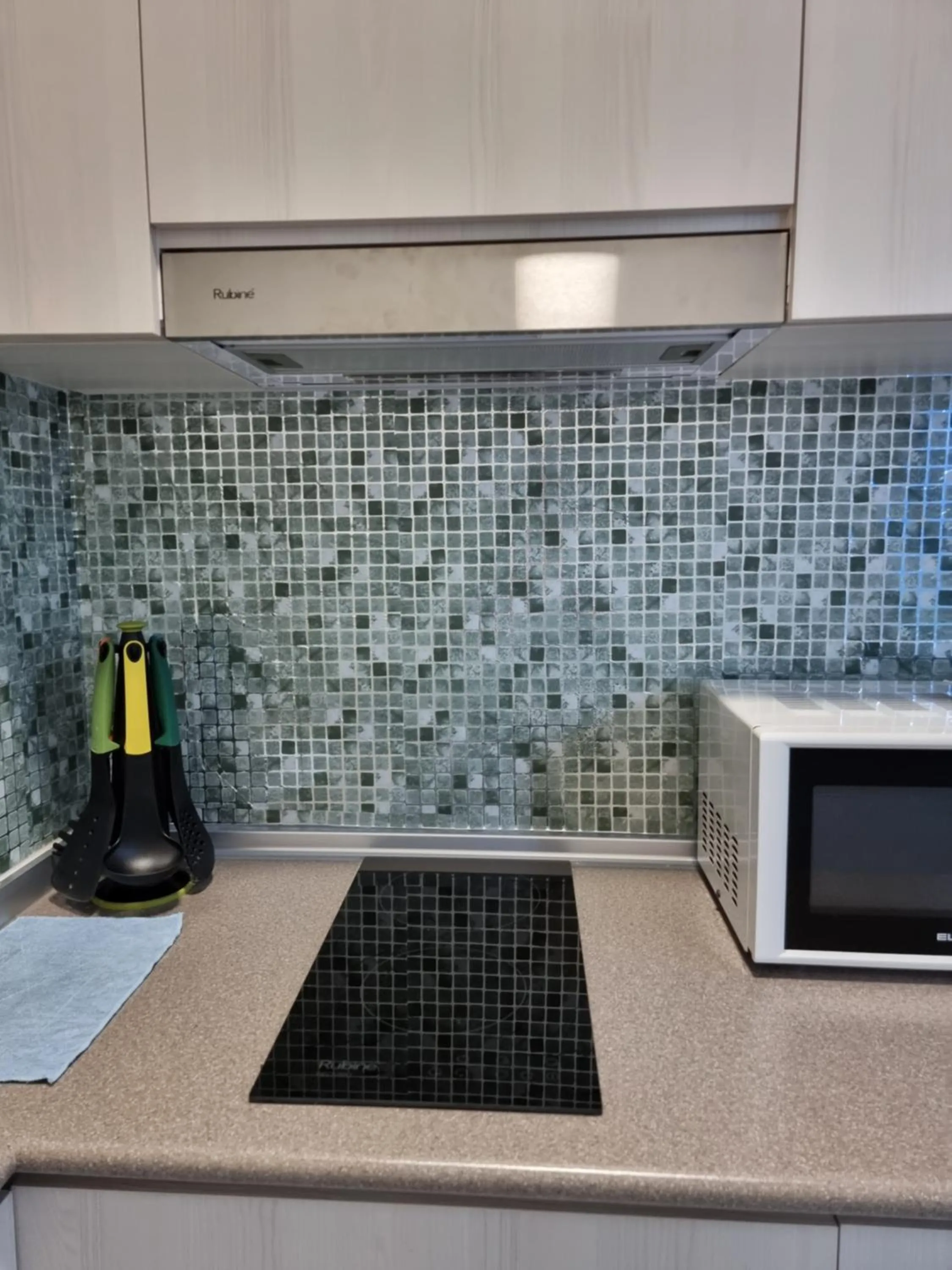 Kitchen or kitchenette in Nana Homestay - Jesselton quay