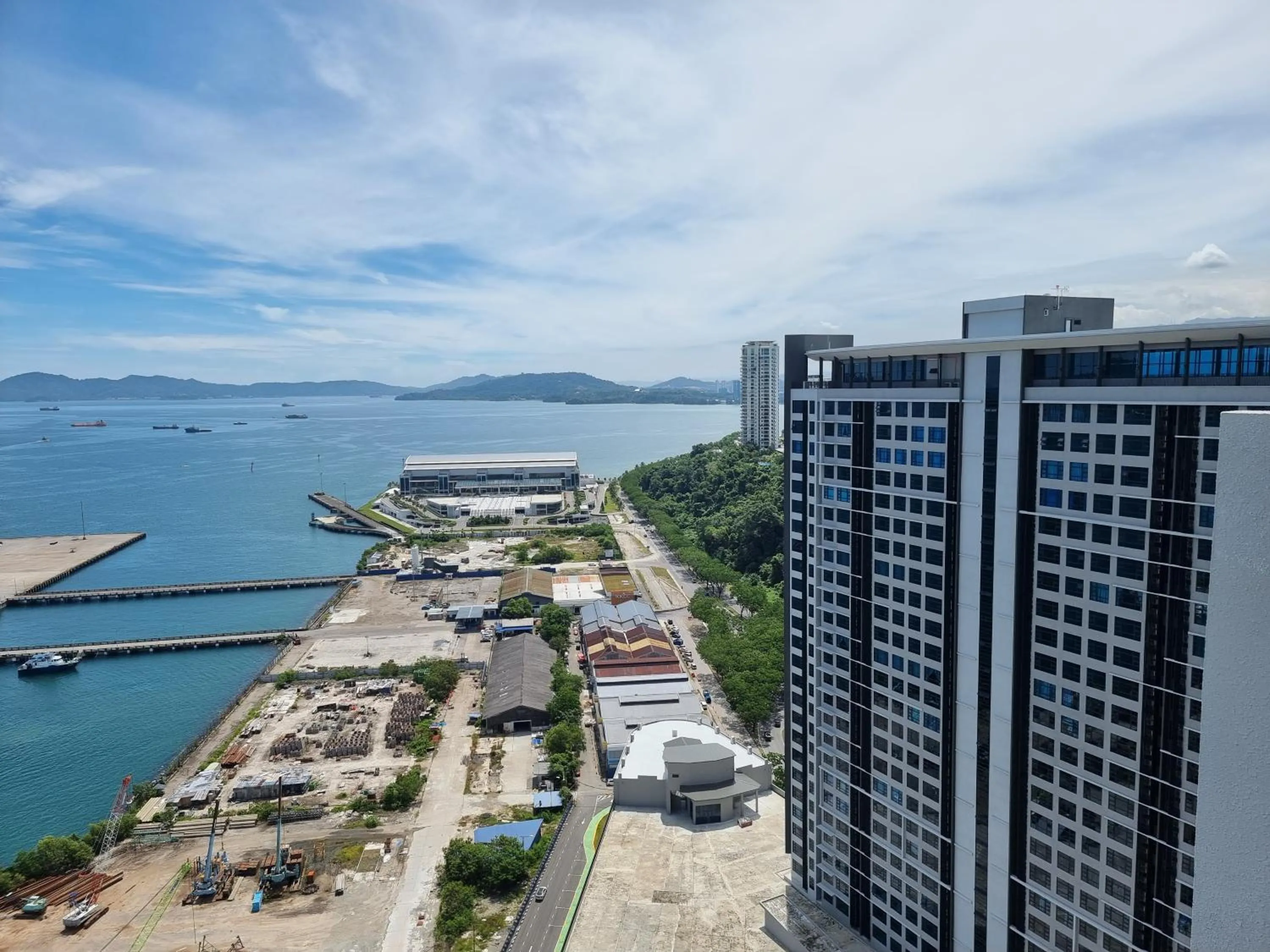 Property building in Nana Homestay - Jesselton quay