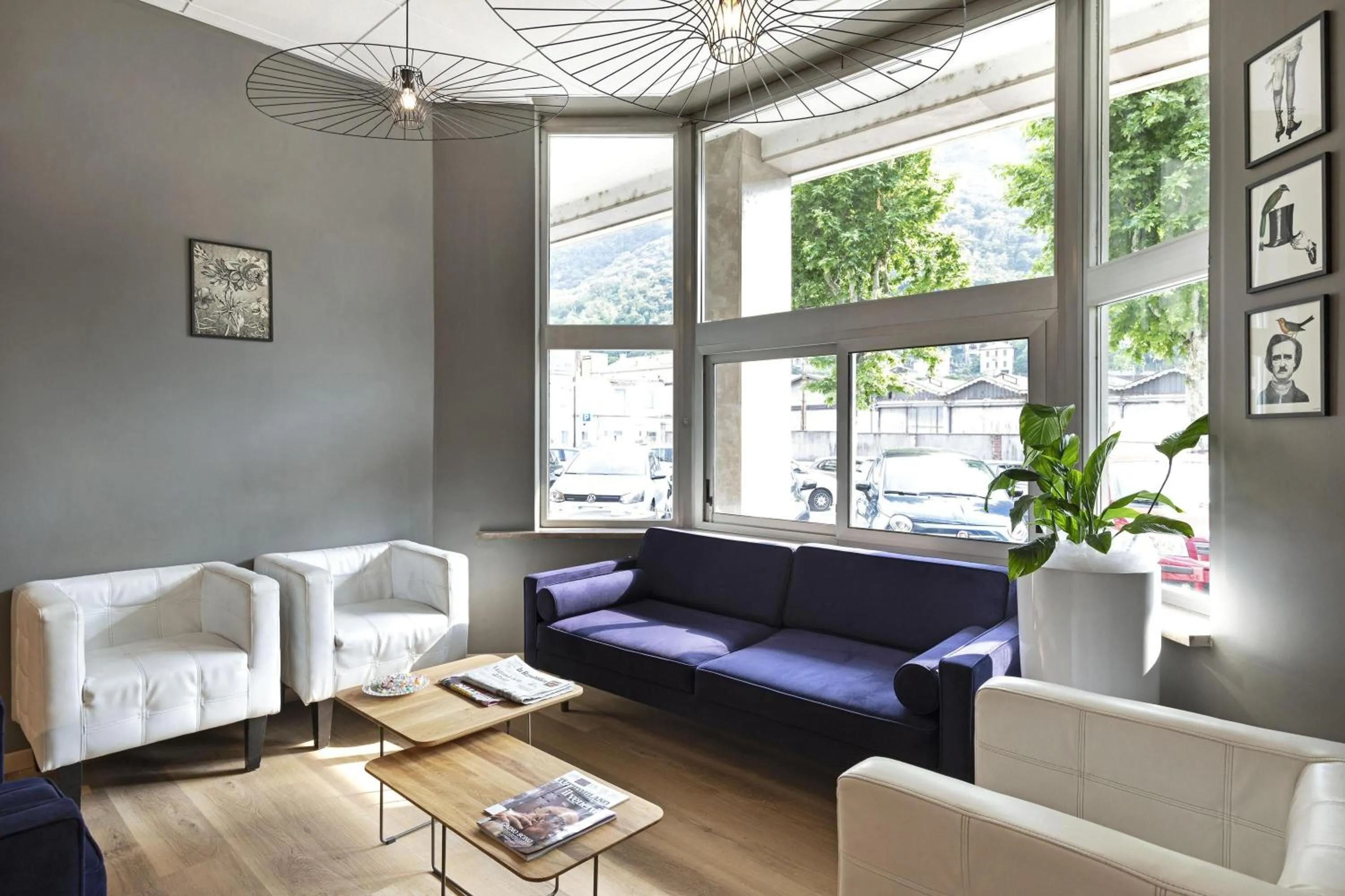 Lobby or reception in B&B Hotel Como City Center