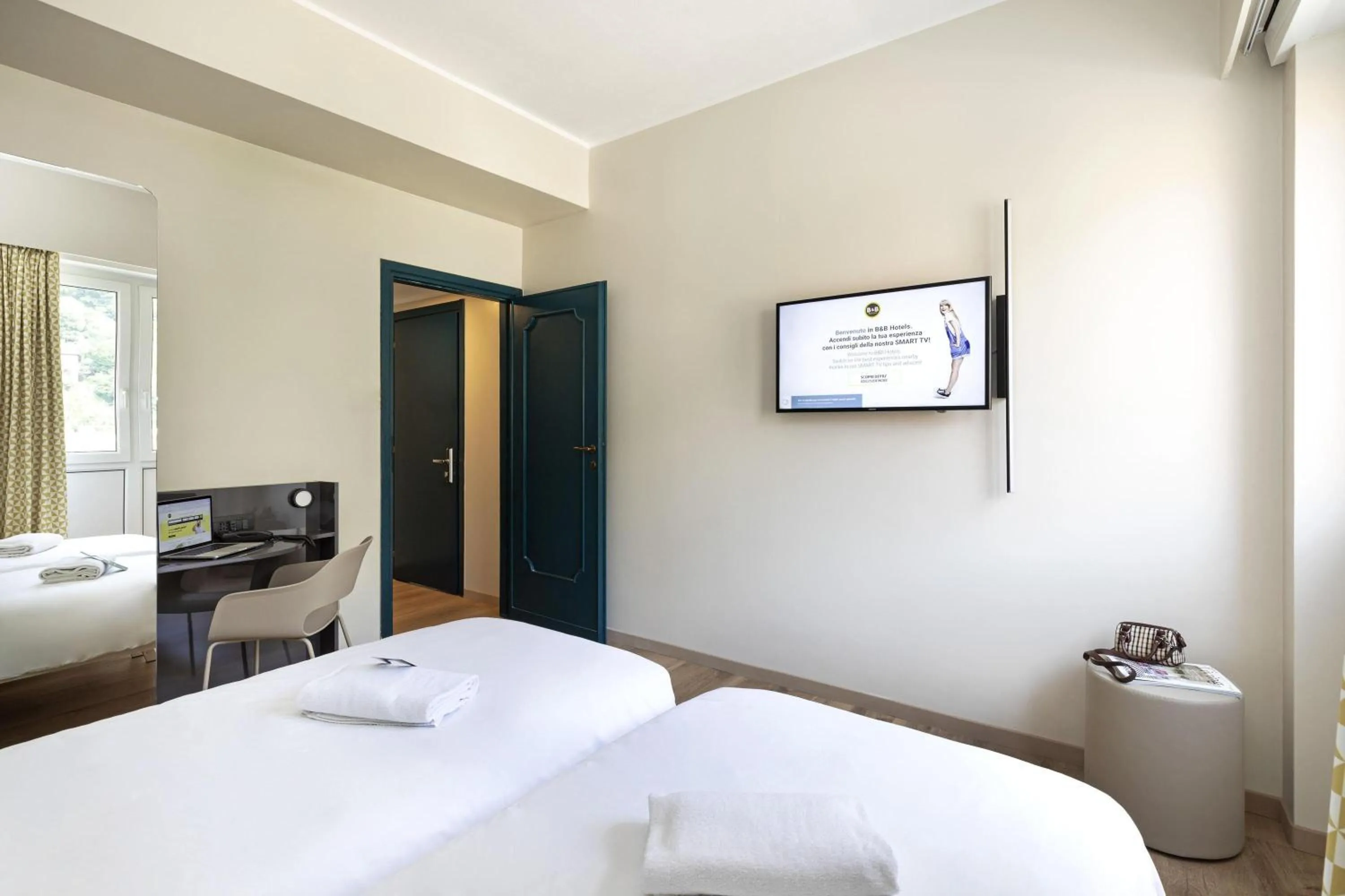 Photo of the whole room, Bed in B&B Hotel Como City Center