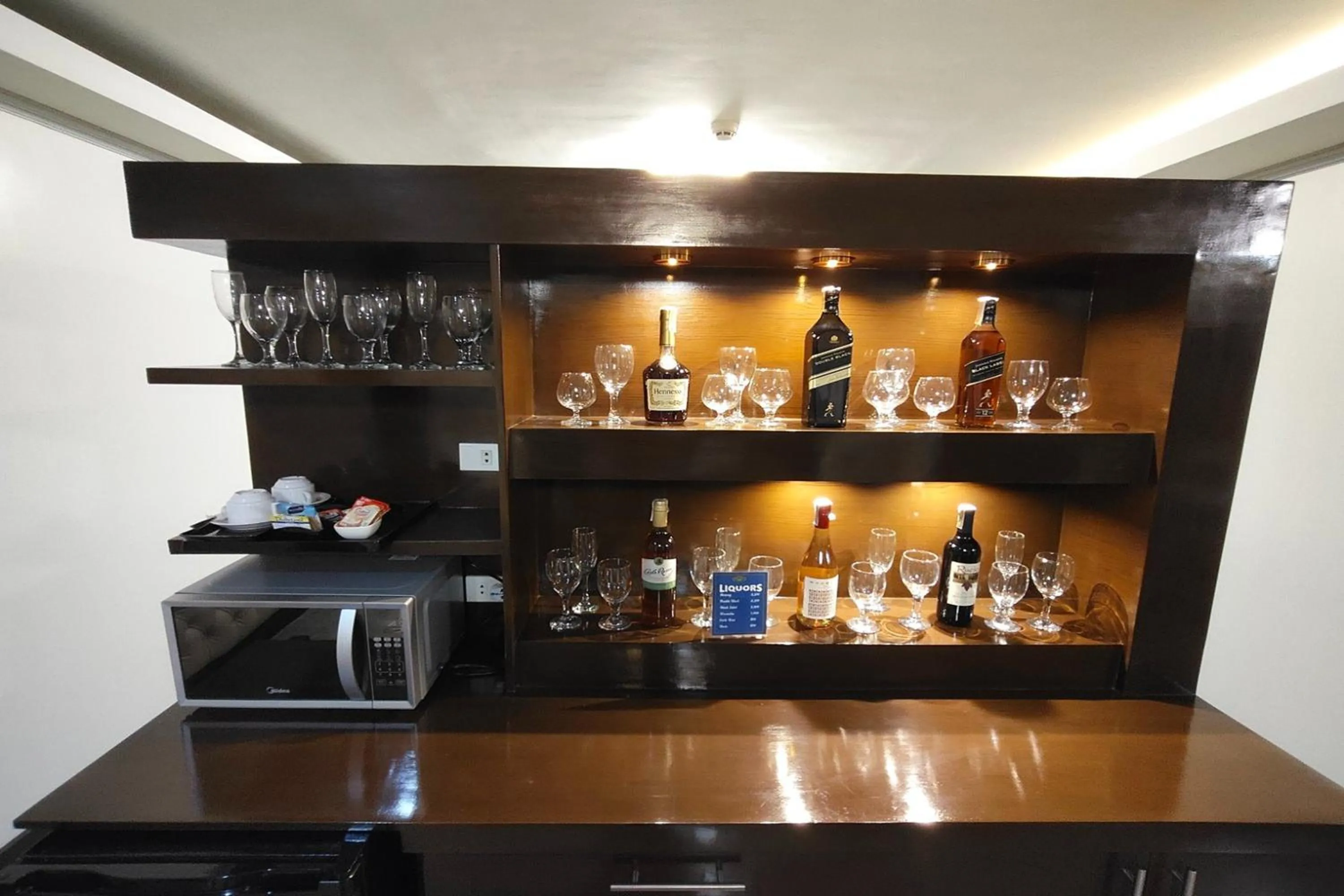 minibar in Bergamo Hotel Lingayen