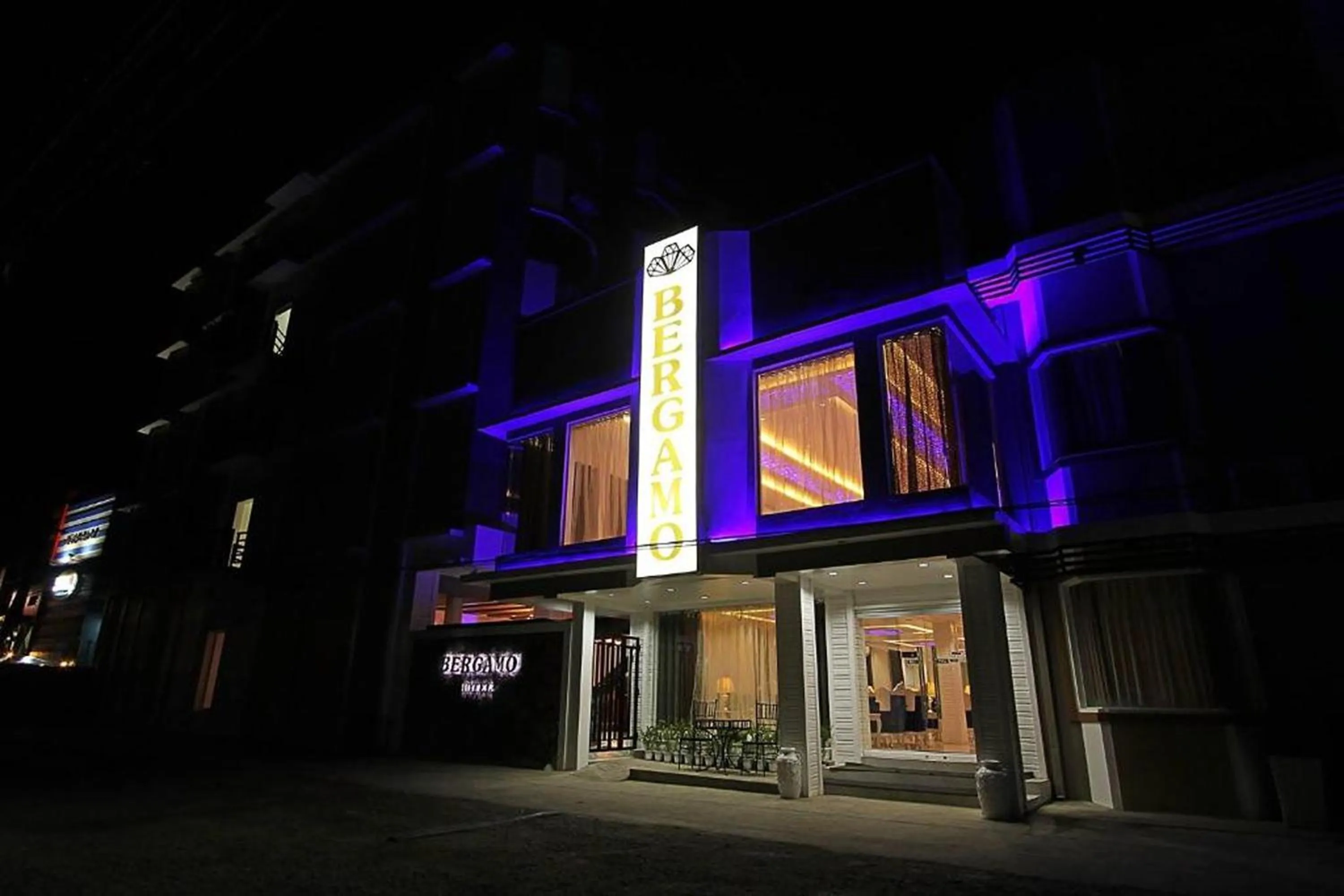 Property building in Bergamo Hotel Lingayen