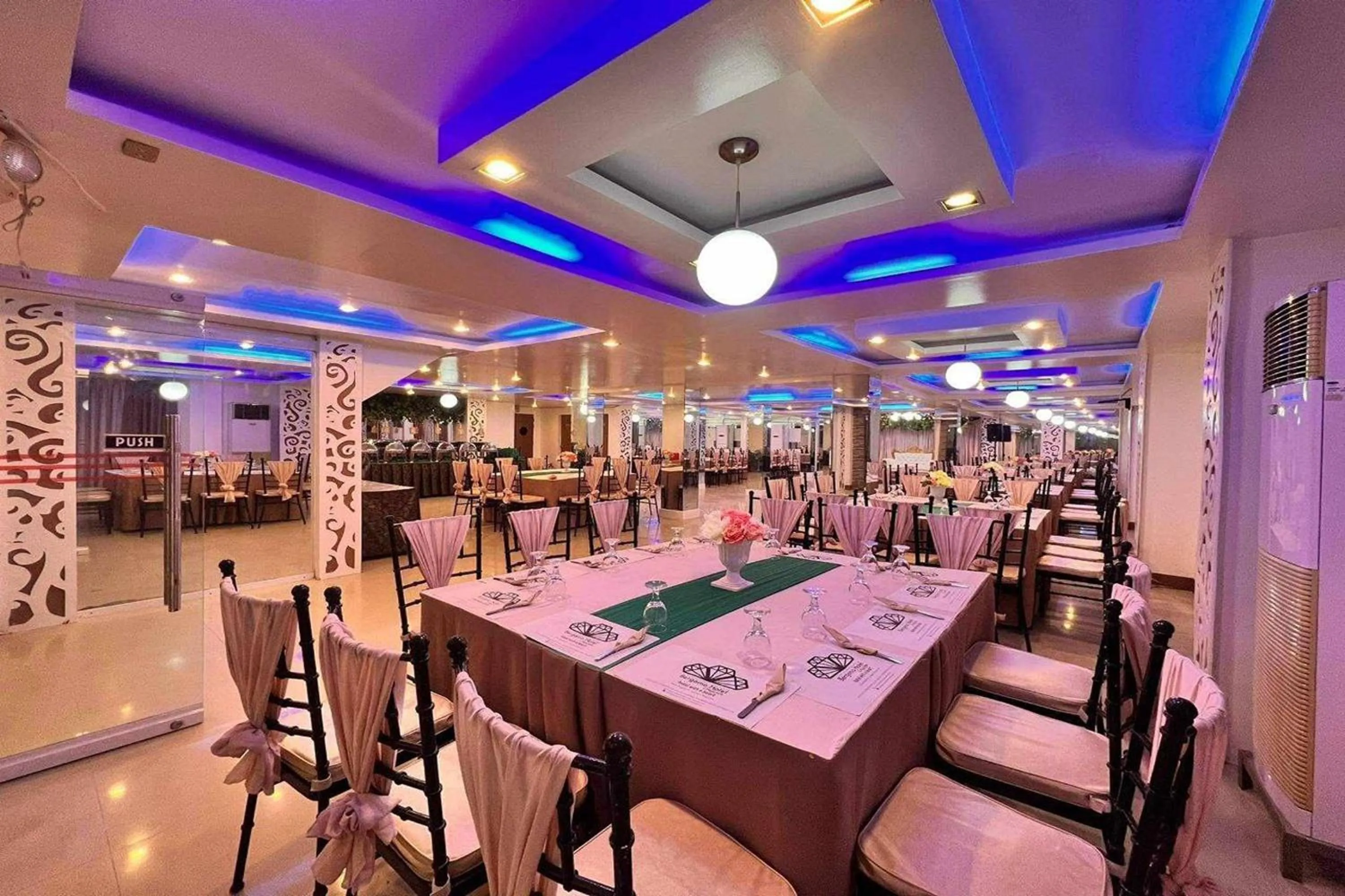 Meeting/conference room in Bergamo Hotel Lingayen