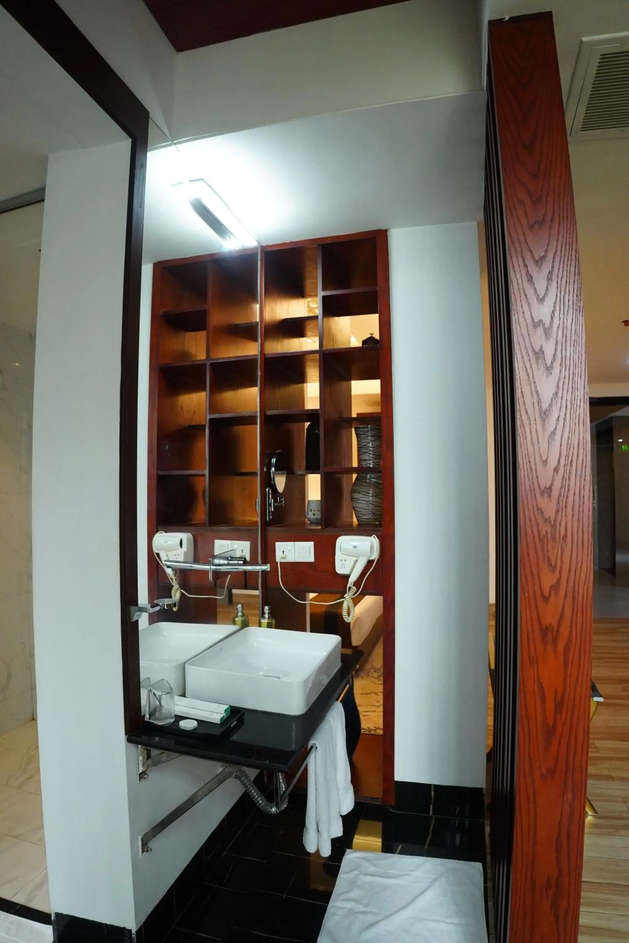 Bathroom, Bed in Empyrean Dhaka City Centre