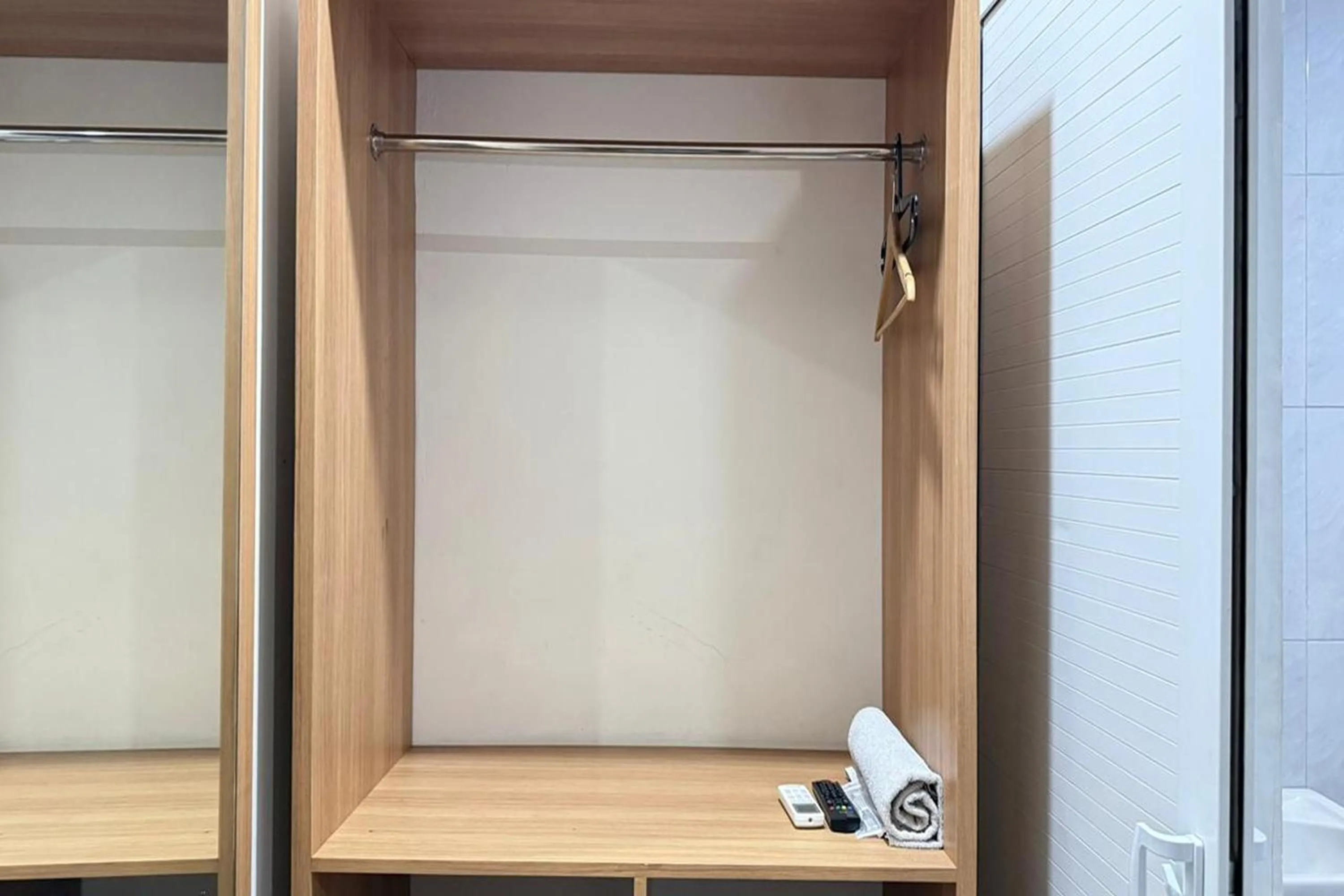 wardrobe in Senayan Suites