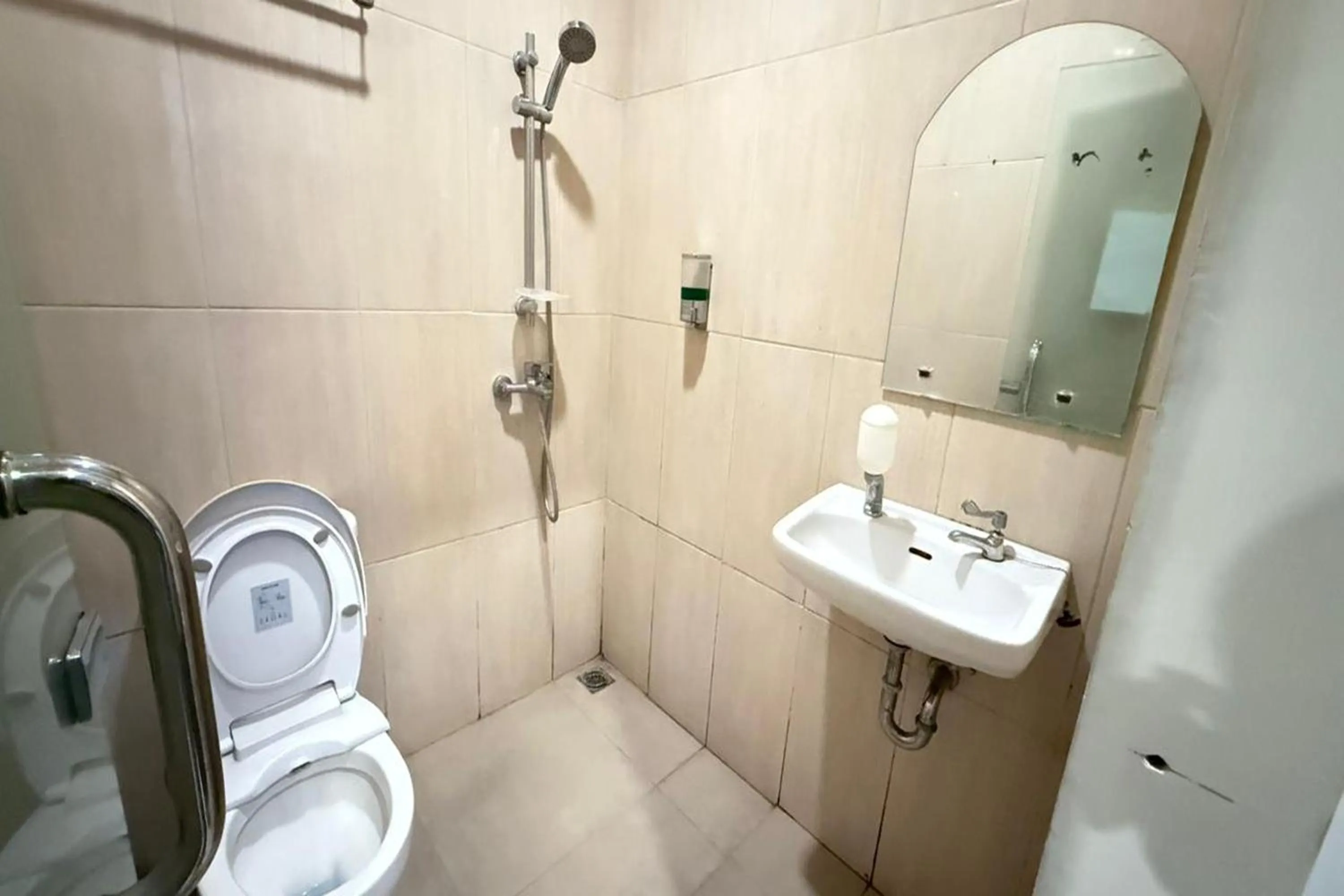 Bathroom in Senayan Suites