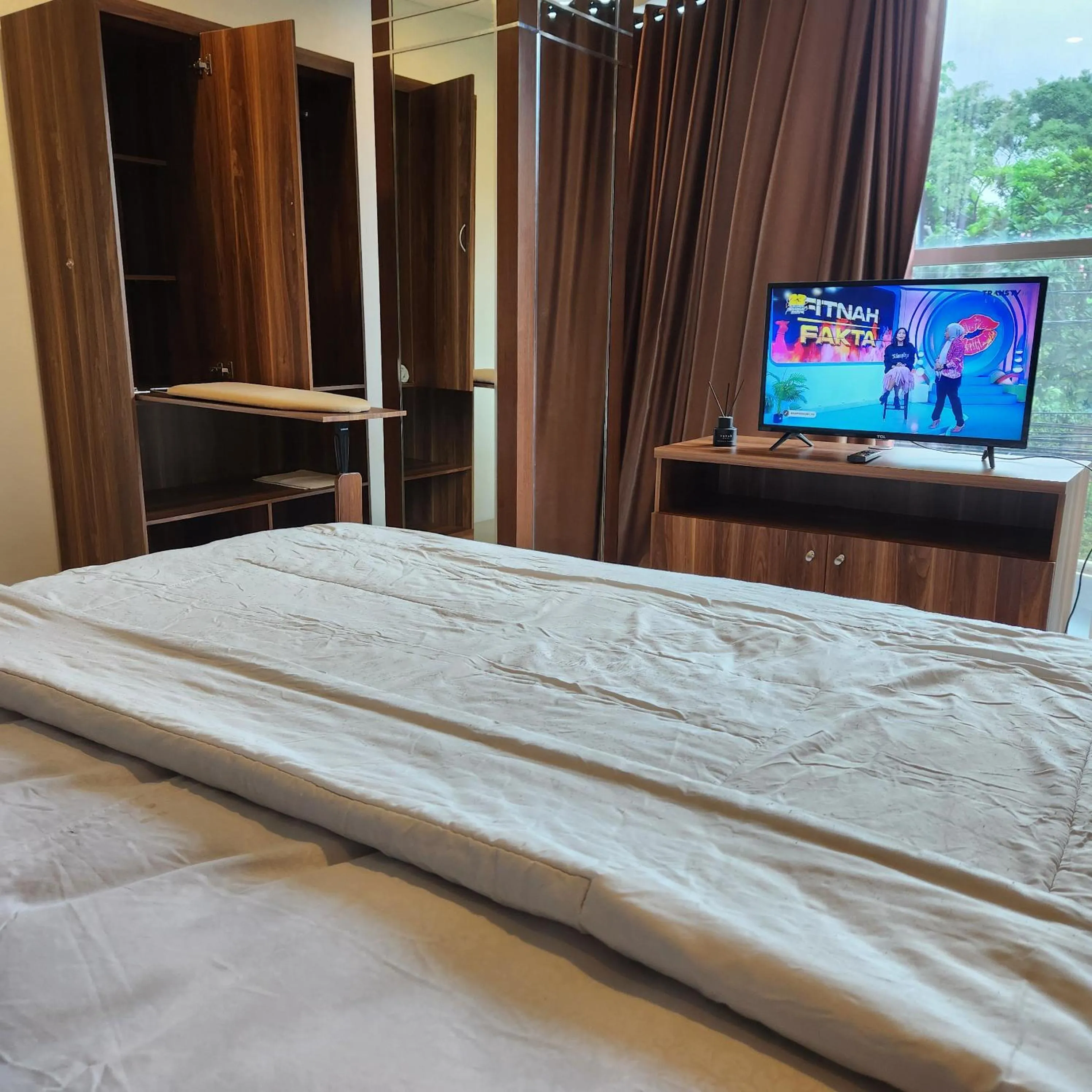 Suite with City View in SENAYAN SUITES