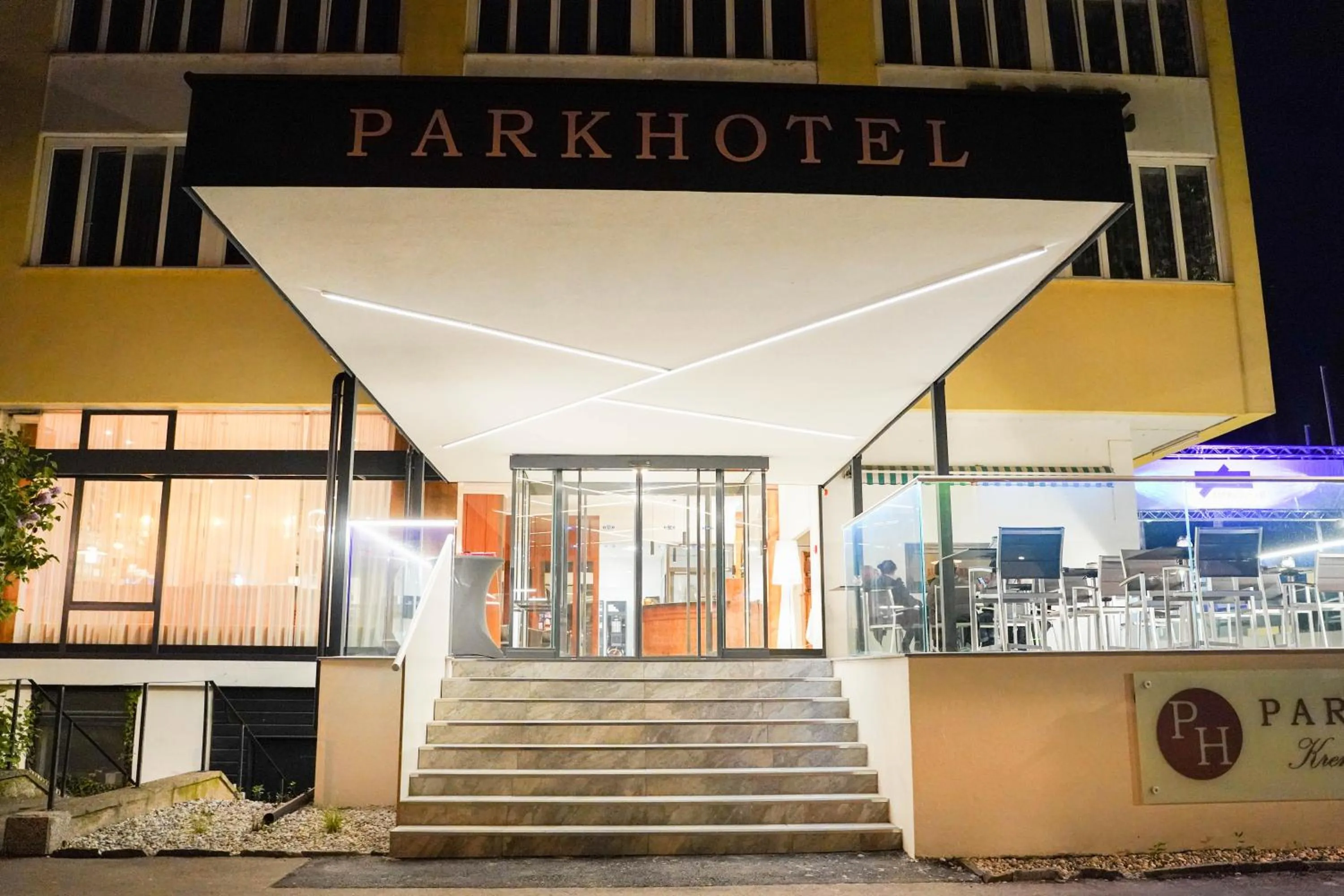 Facade/entrance in PARKHOTEL Krems