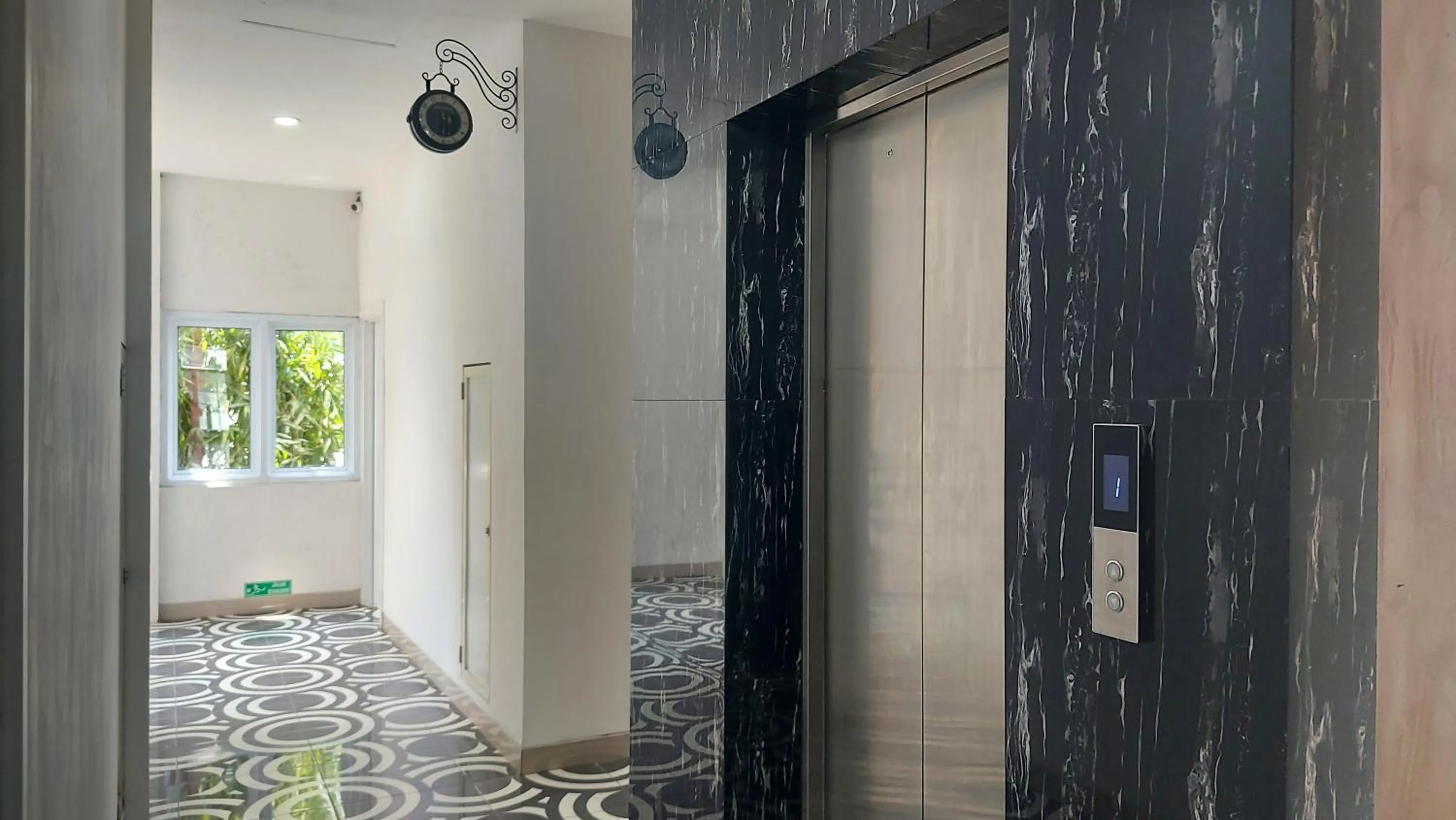 elevator in Rumah Familiku 1 Syariah