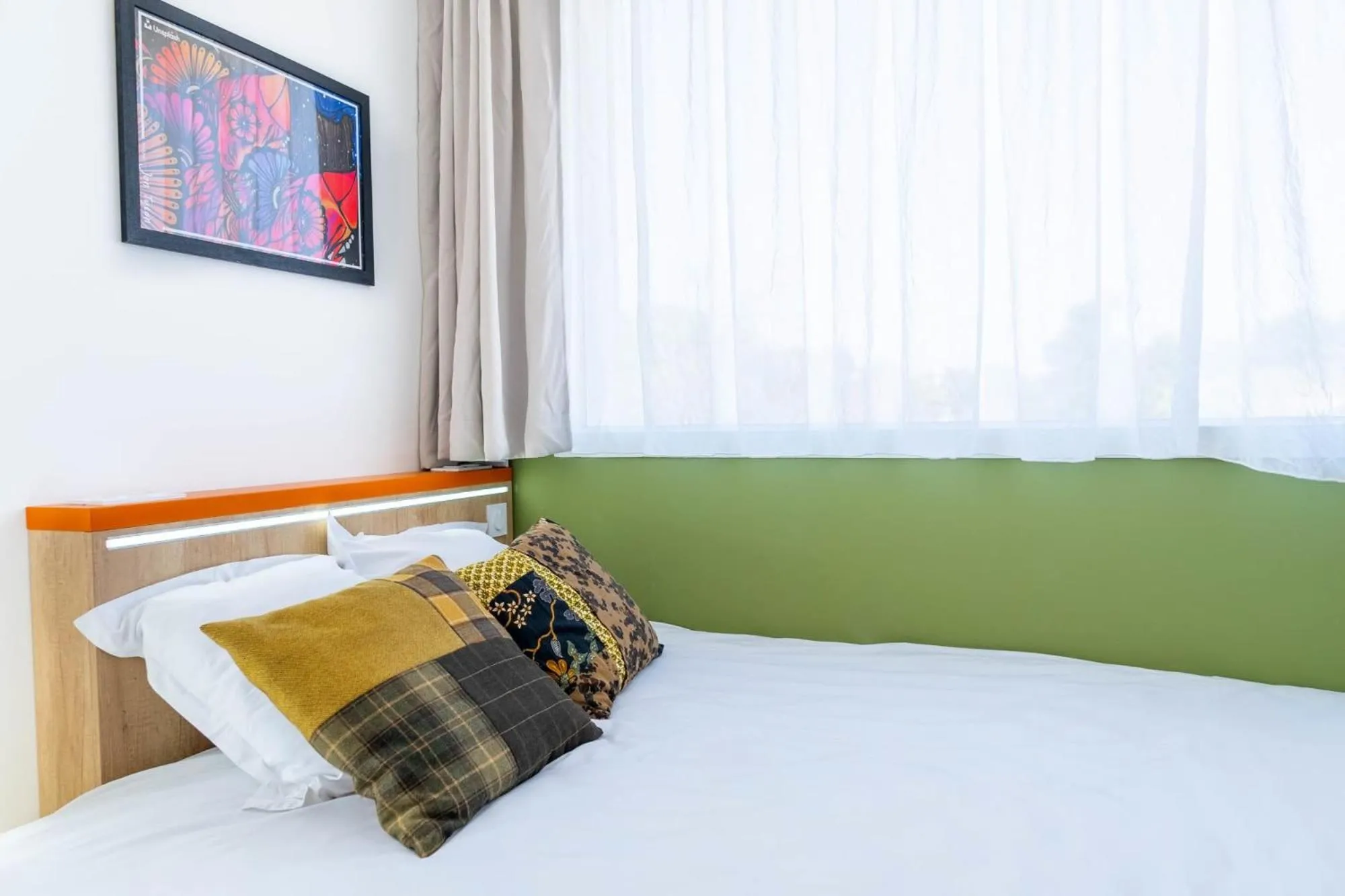 Photo of the whole room, Bed in Kabane Montpellier