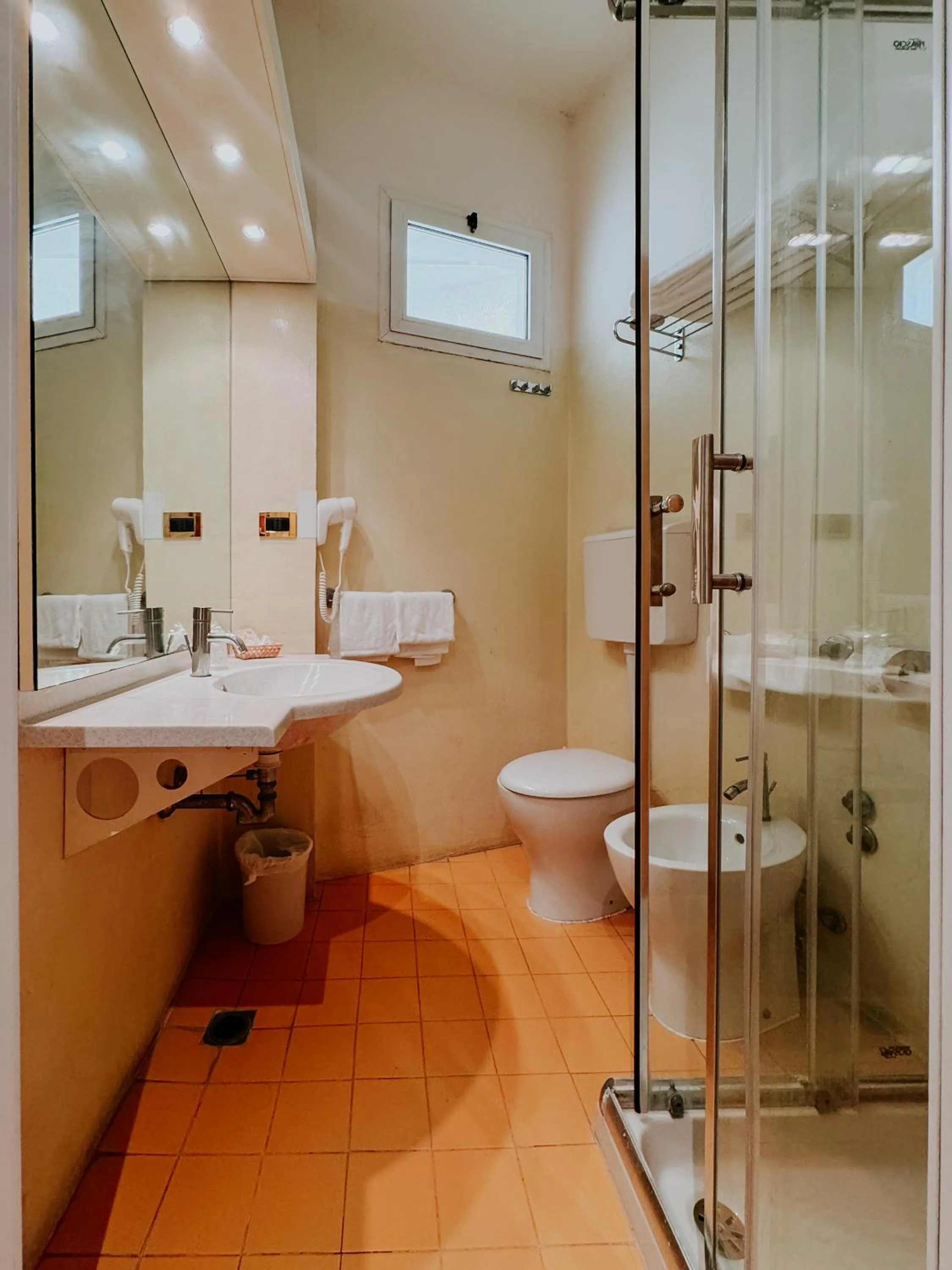 Shower in Hotel Kursaal