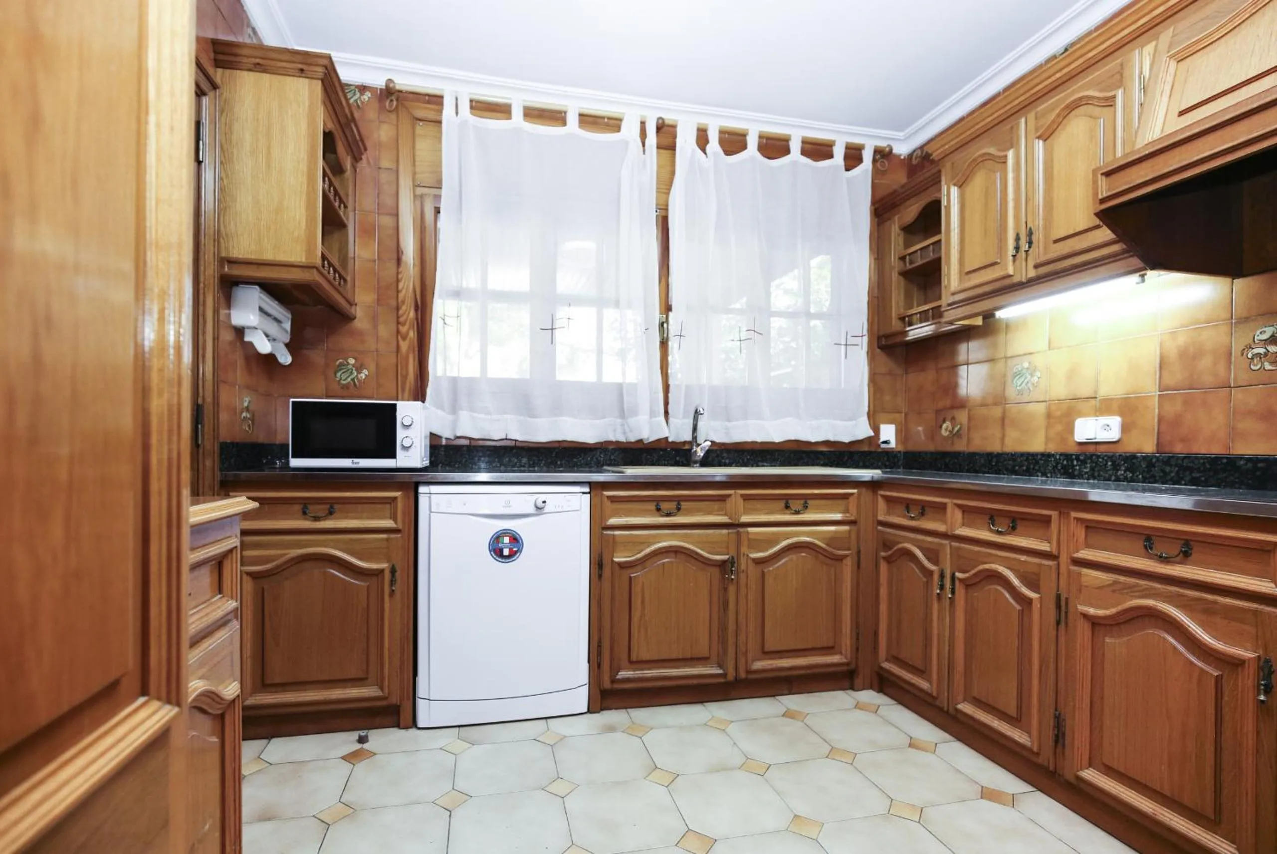 Kitchen or kitchenette in GERANIS VILLA ONLY FAMILIES Planet Costa Dorada