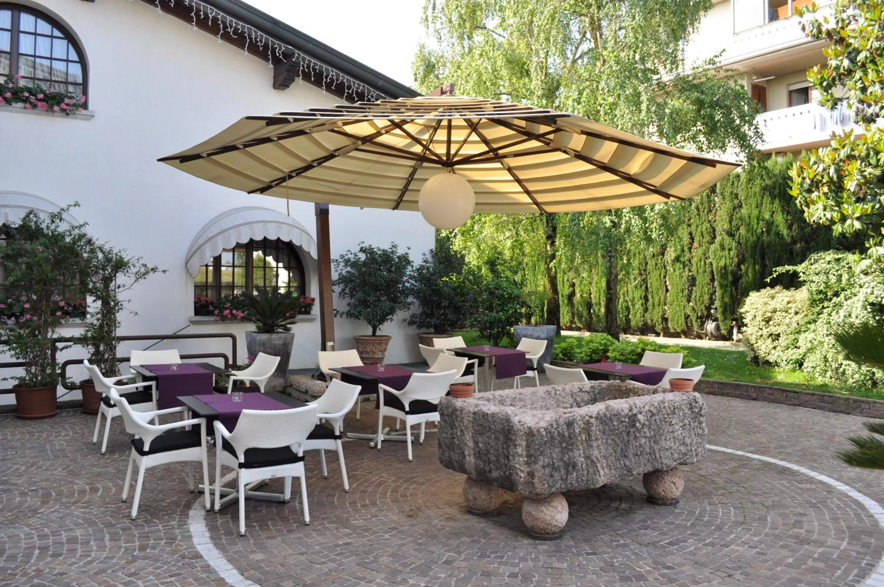 Restaurant/places to eat in Hotel Prata Verde