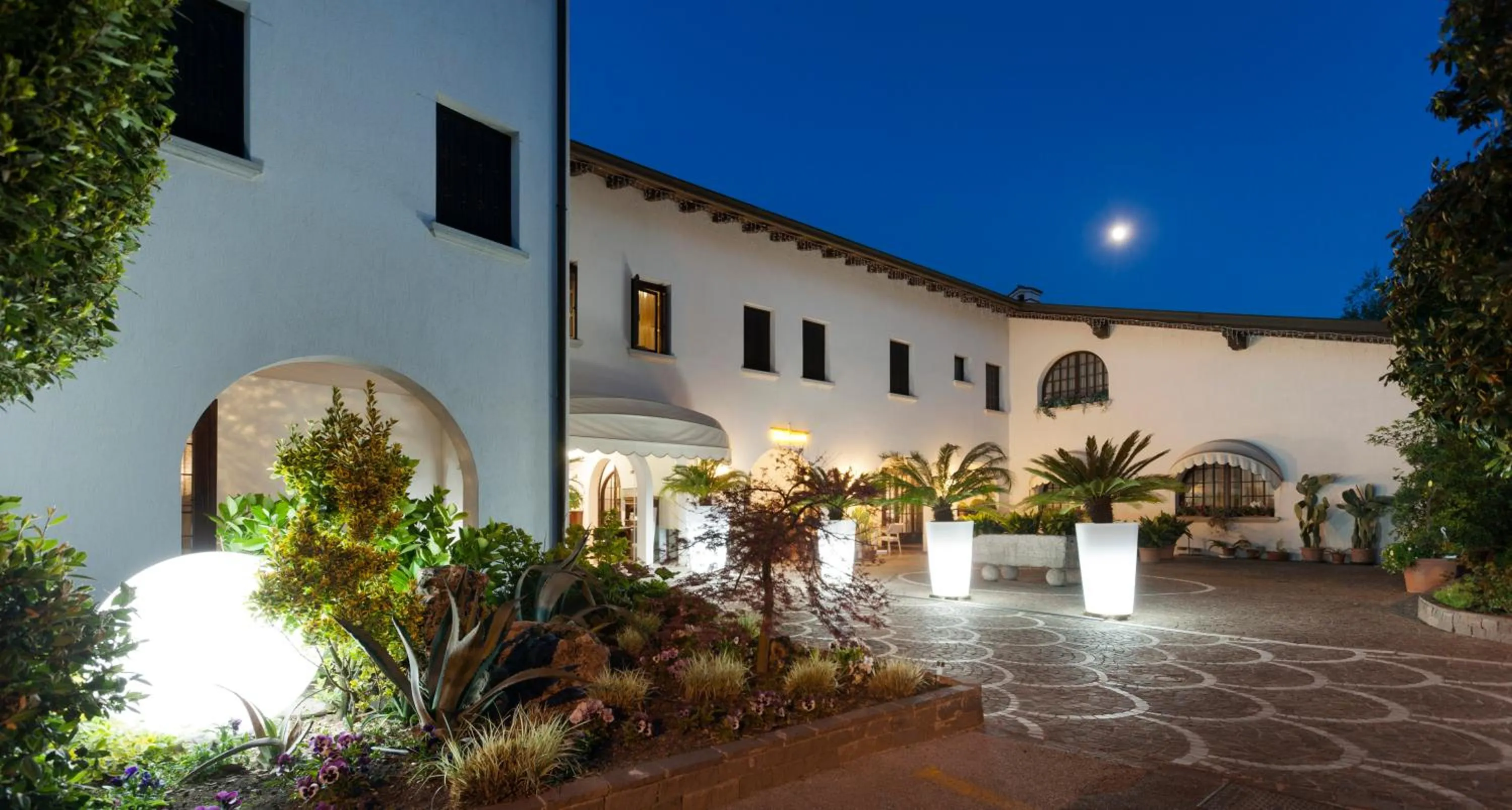 Facade/entrance in Hotel Prata Verde