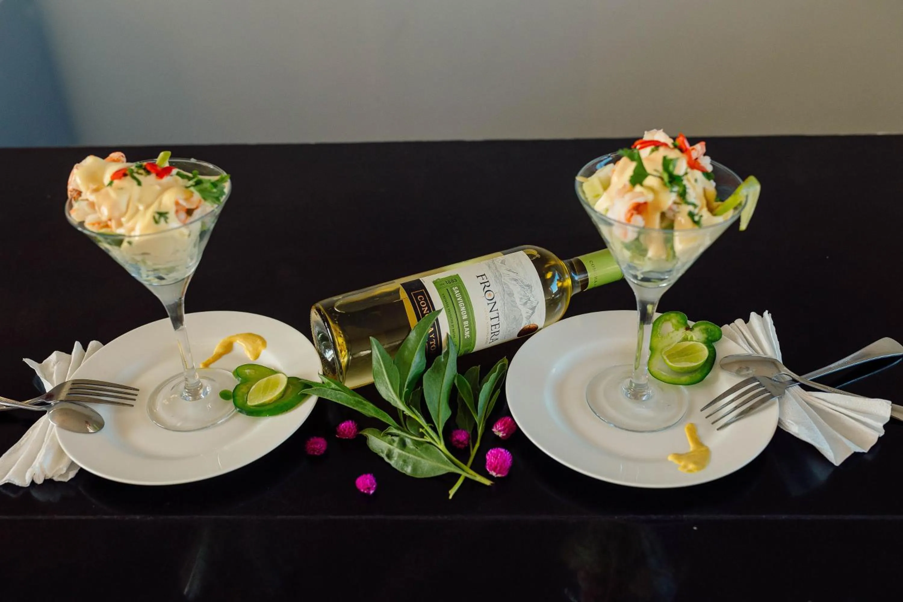 Food and drinks in Ocean Breeze Hotel