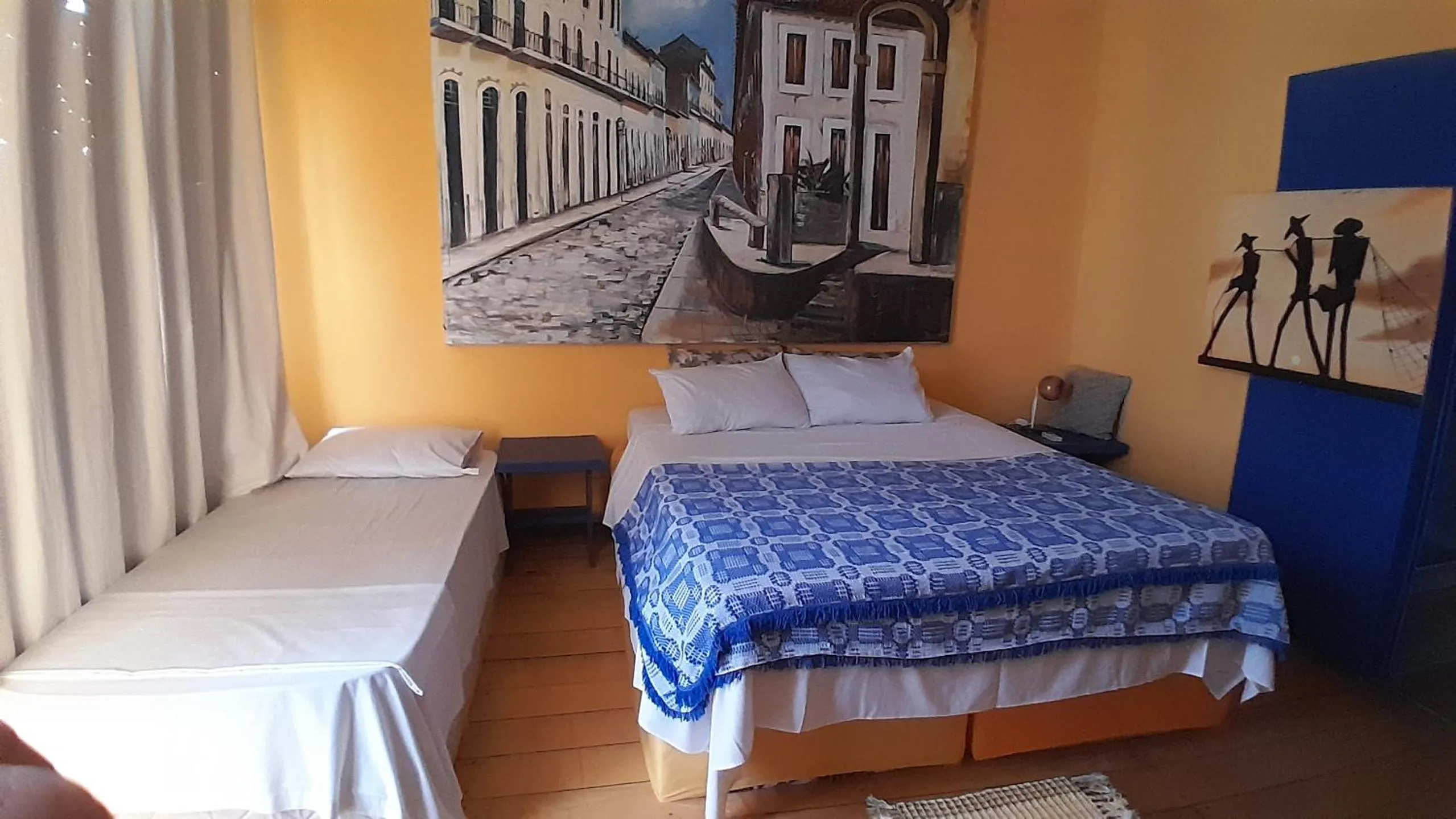 Shower, Bed in Americo Pousada e Hostel