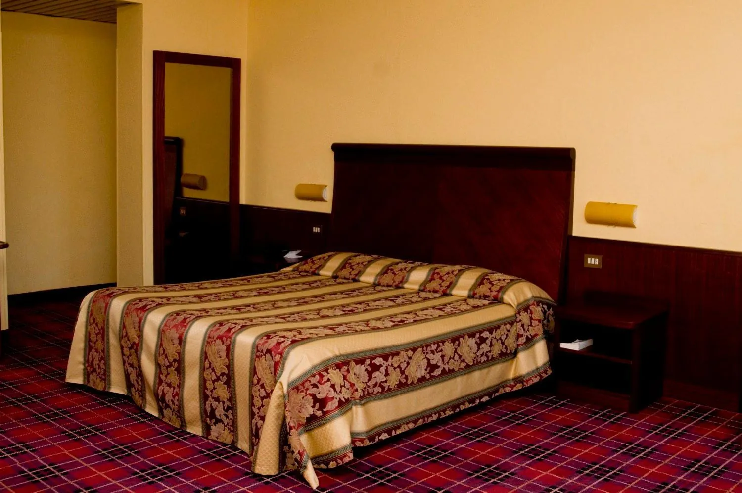 Bed in Europalace Hotel
