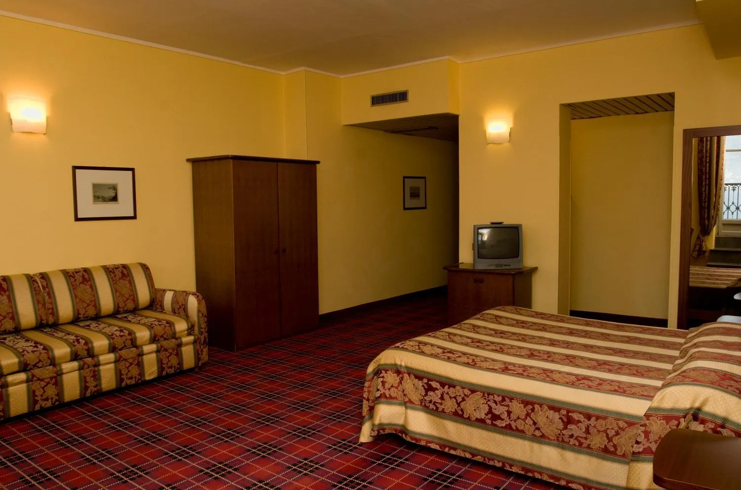 Bed in Europalace Hotel