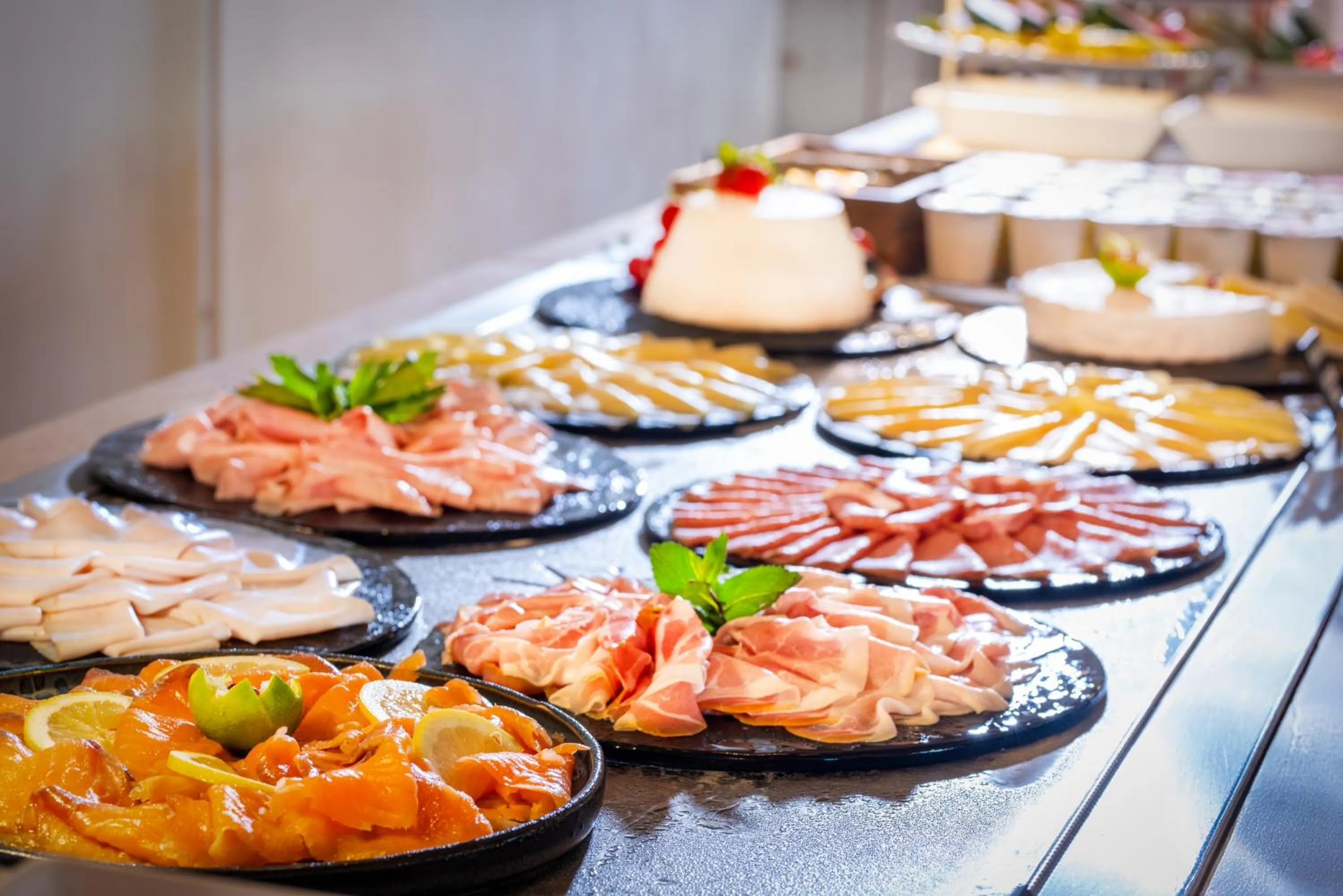 Restaurant/places to eat in Hotel Moresco