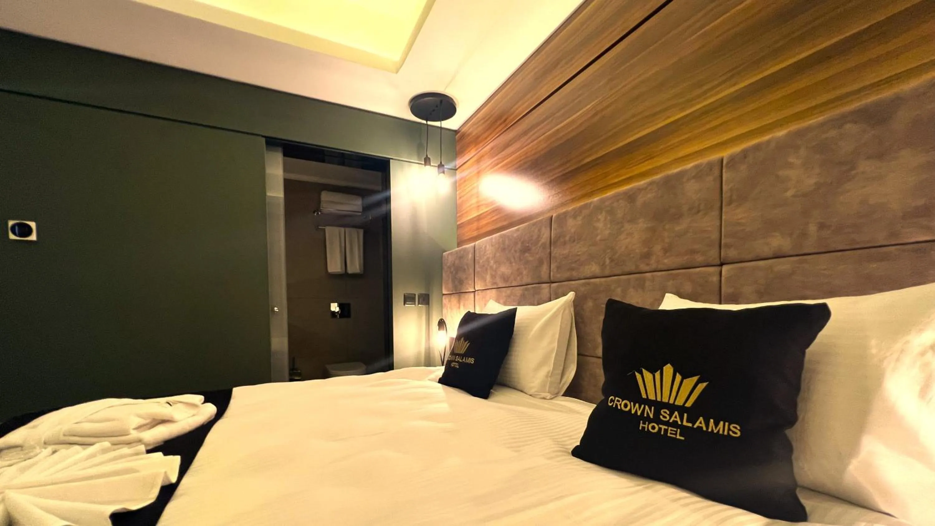 Photo of the whole room, Bed in Crown Salamis Hotel