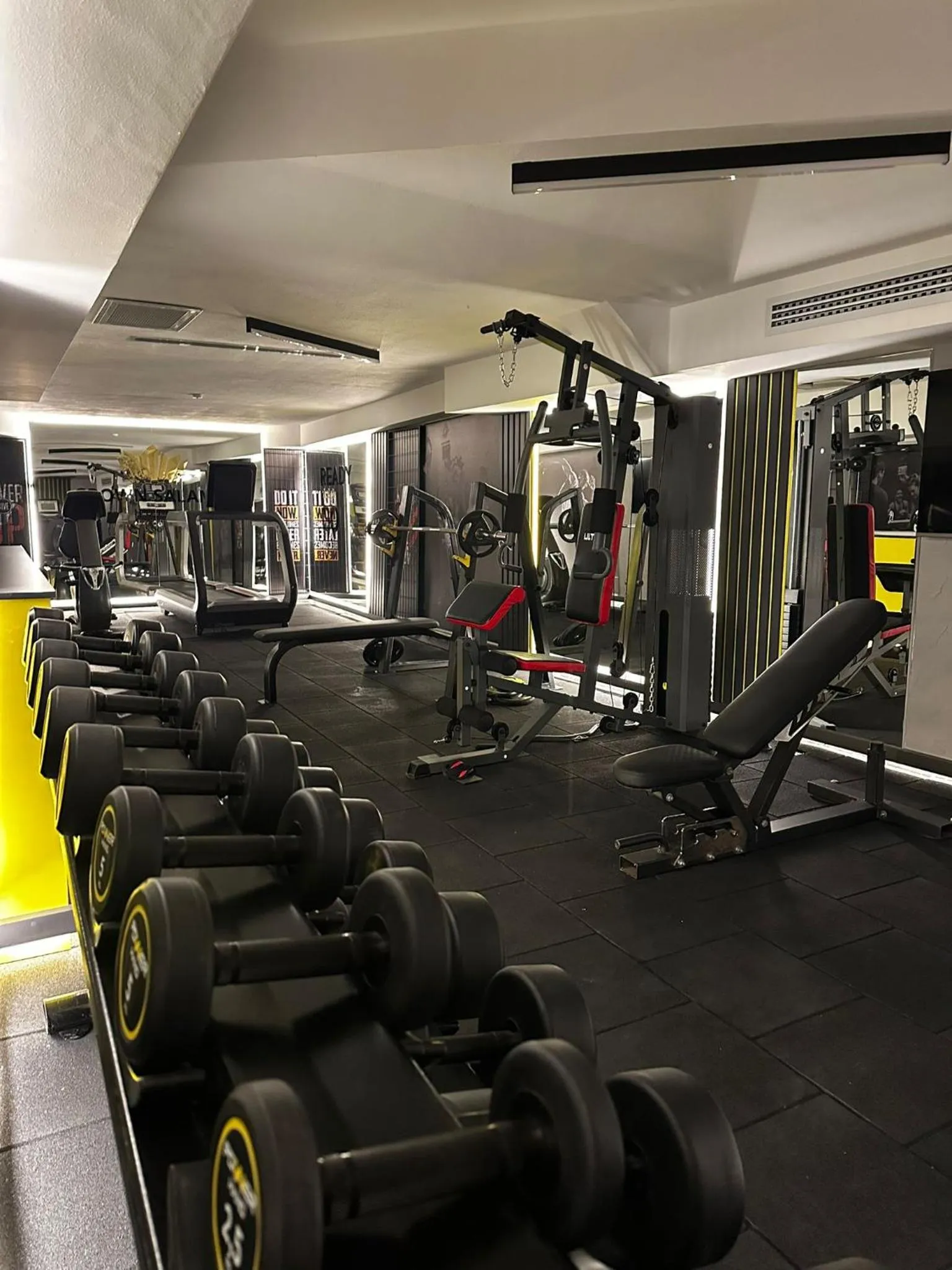 Fitness centre/facilities in Crown Salamis Hotel
