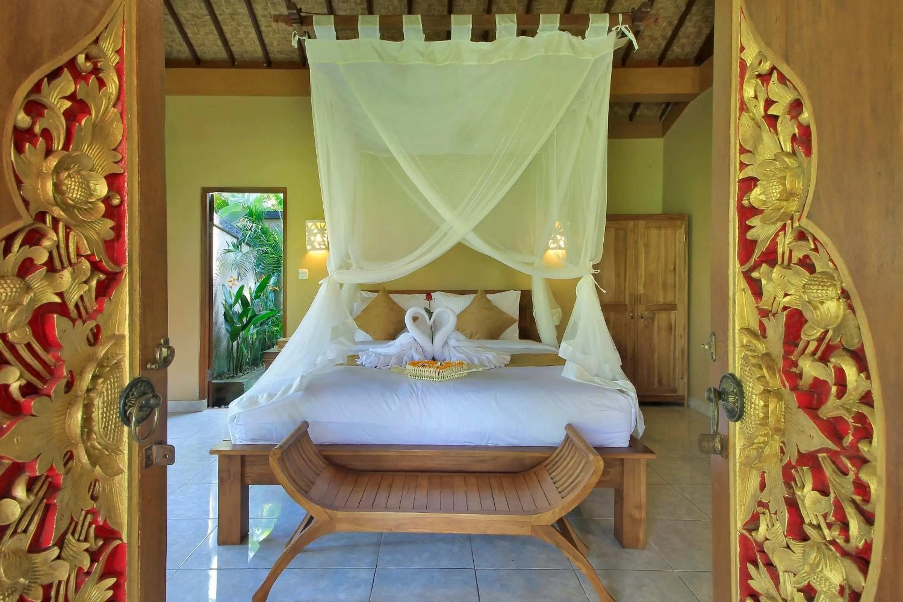 Bed in Hanaya Ubud Villa