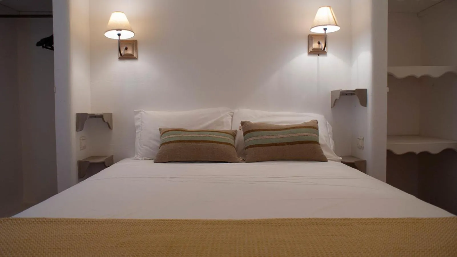 Bedroom, Bed in Logis Hôtel & Restaurant du Parc