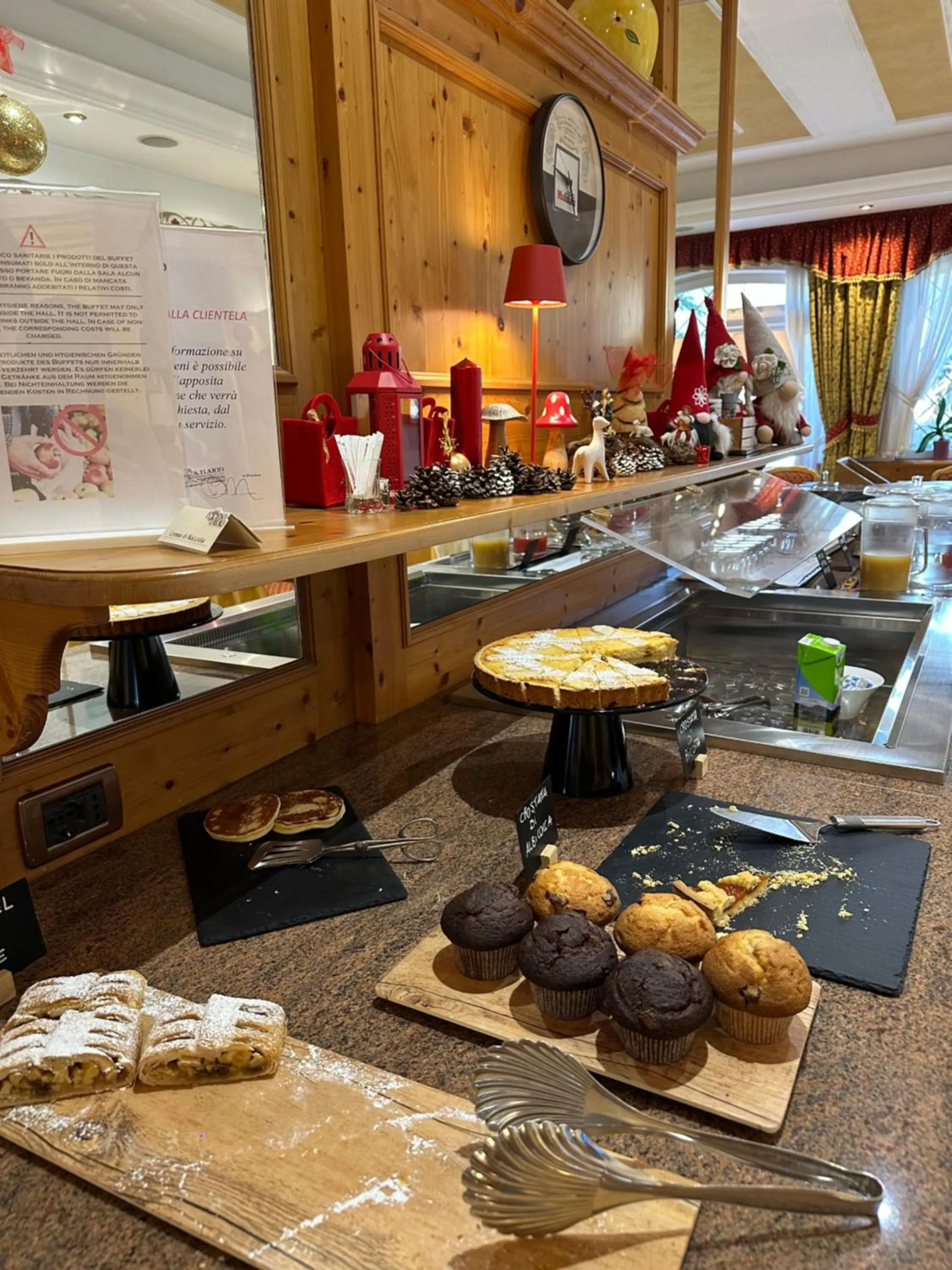 Buffet breakfast in Hotel Sant'Ilario