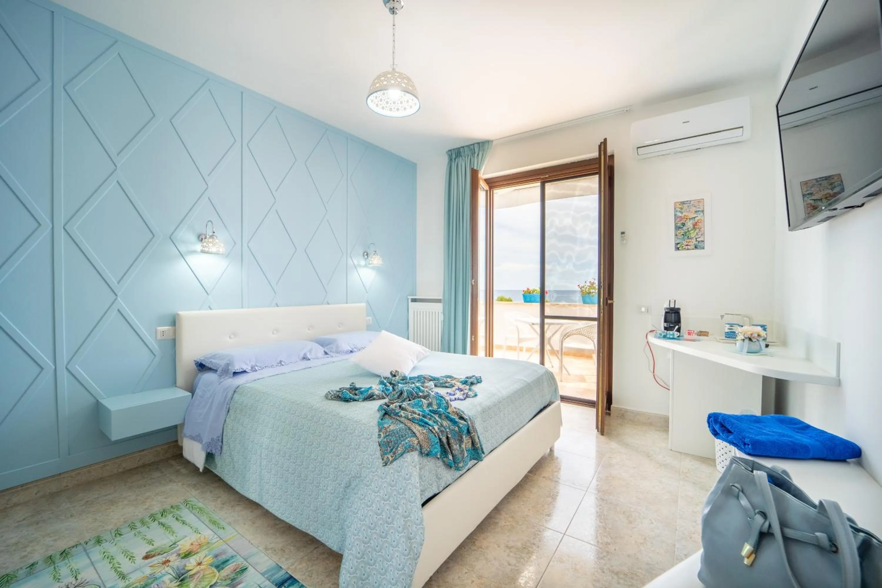 Photo of the whole room, Bed in Almaré B&B