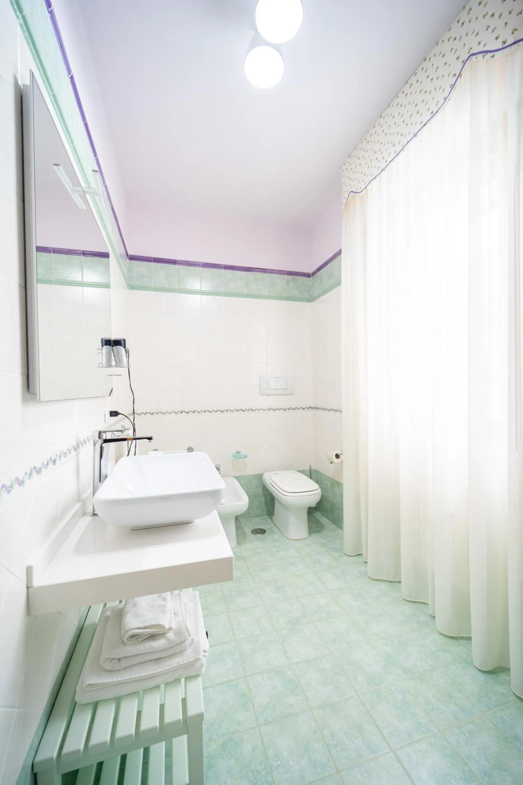 Toilet in Almaré B&B