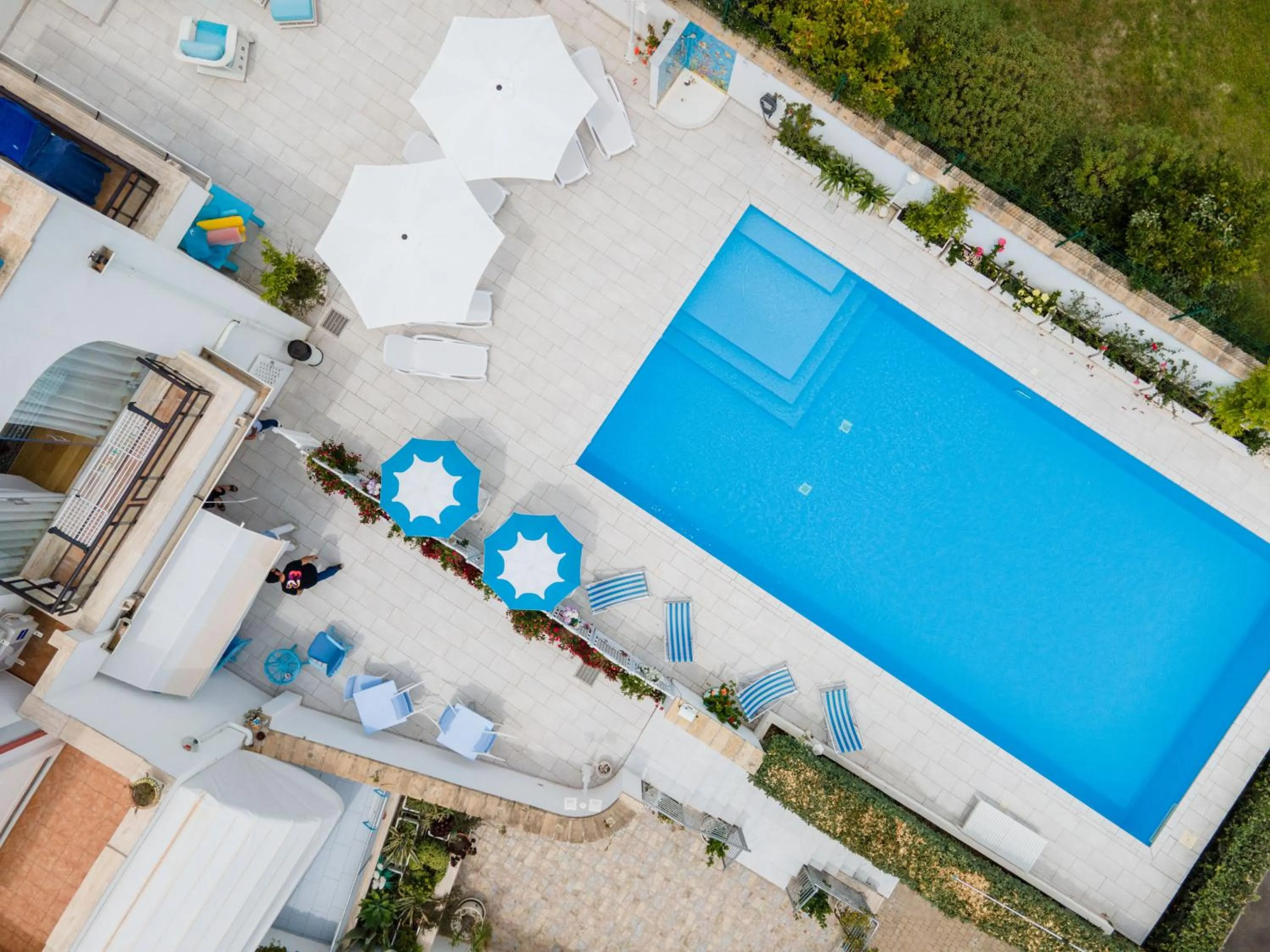 Pool view in Almaré B&B