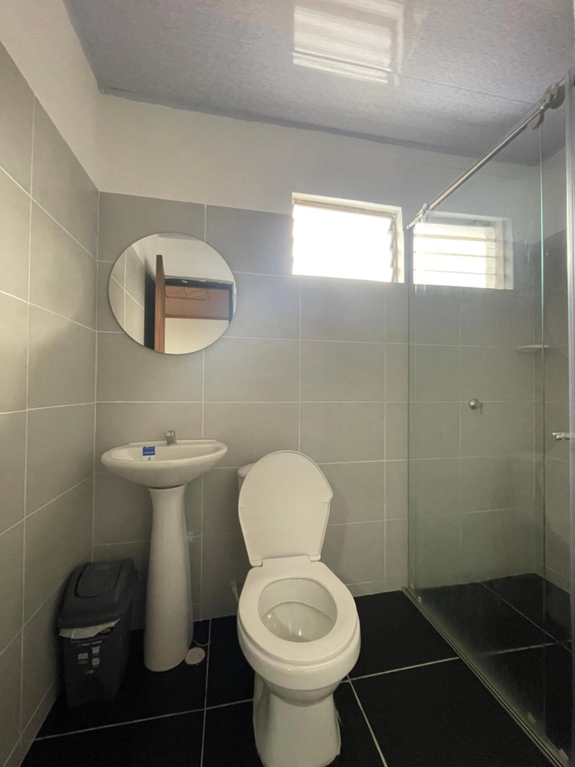 Toilet in Hotel Descanso Inn Villavicencio