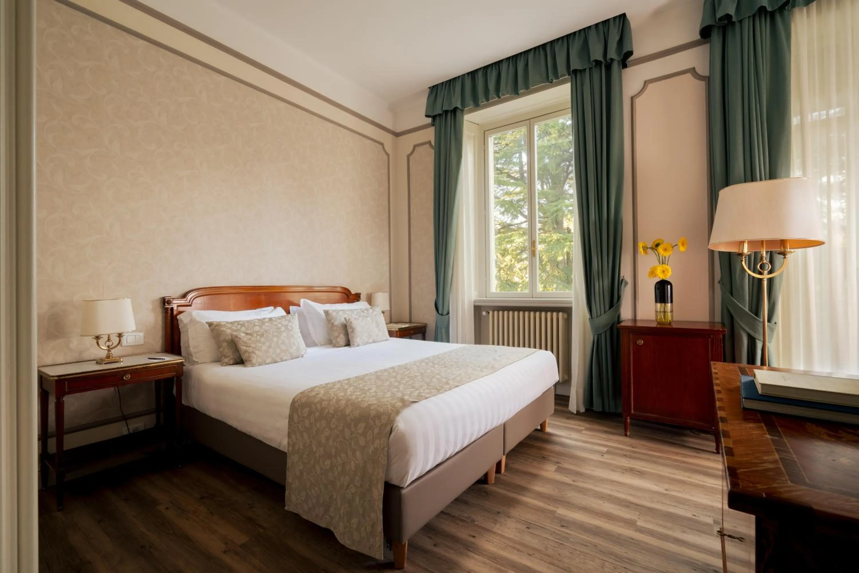 Bedroom, Bed in Palace Grand Hotel Varese