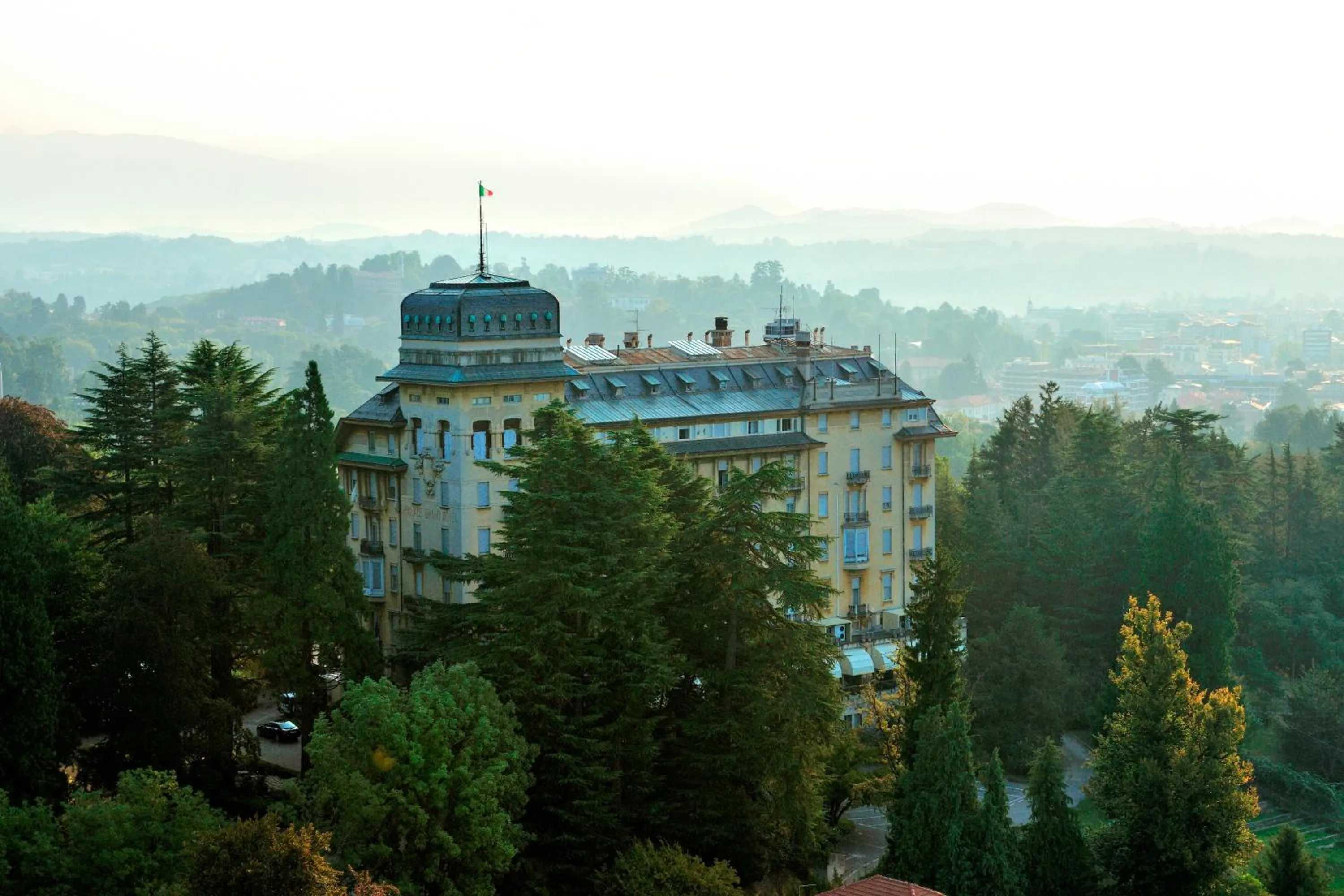 Day in Palace Grand Hotel Varese