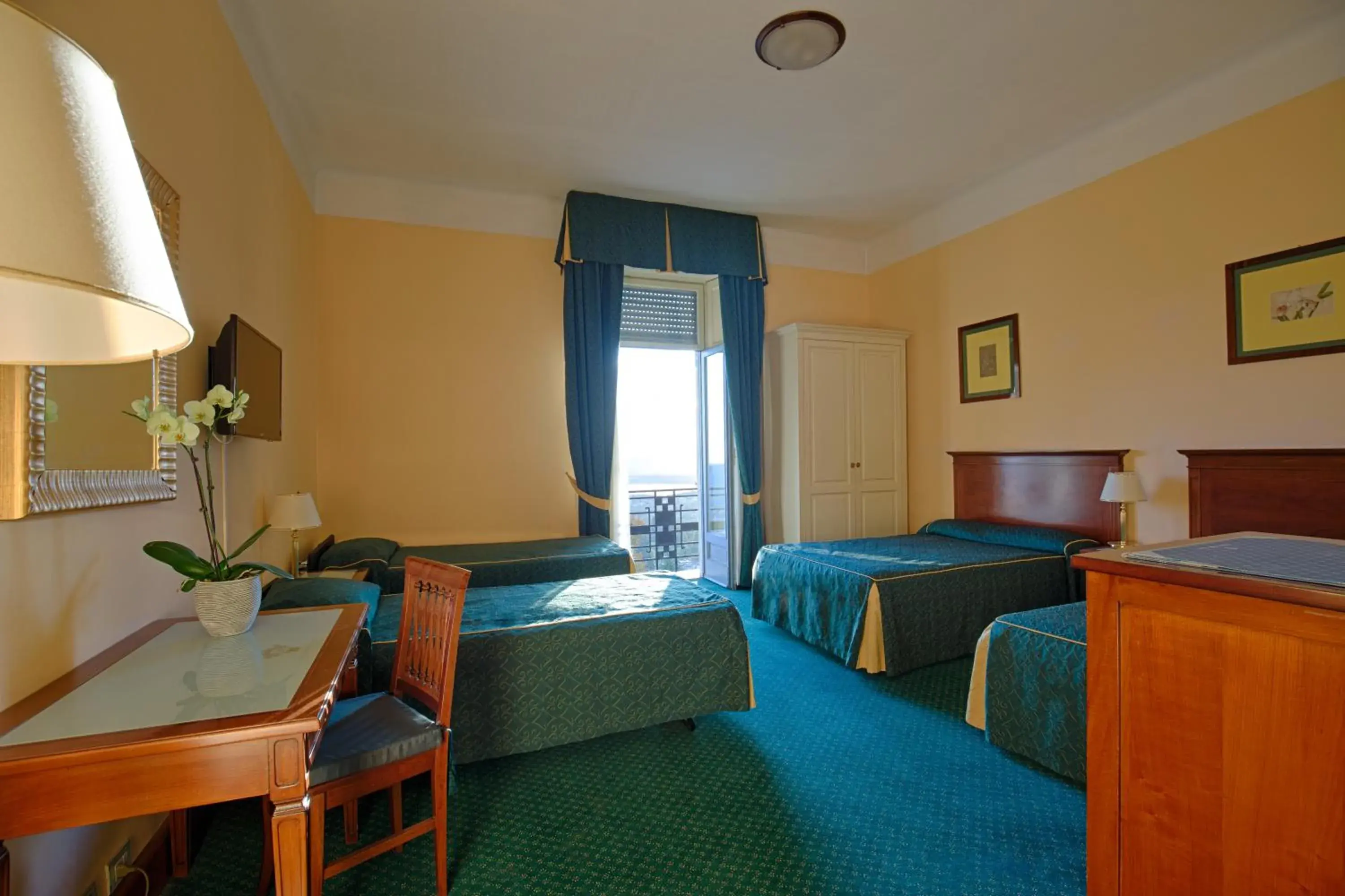 Quadruple Room in Palace Grand Hotel Varese Quadruple Room in Palace Grand Hotel Varese