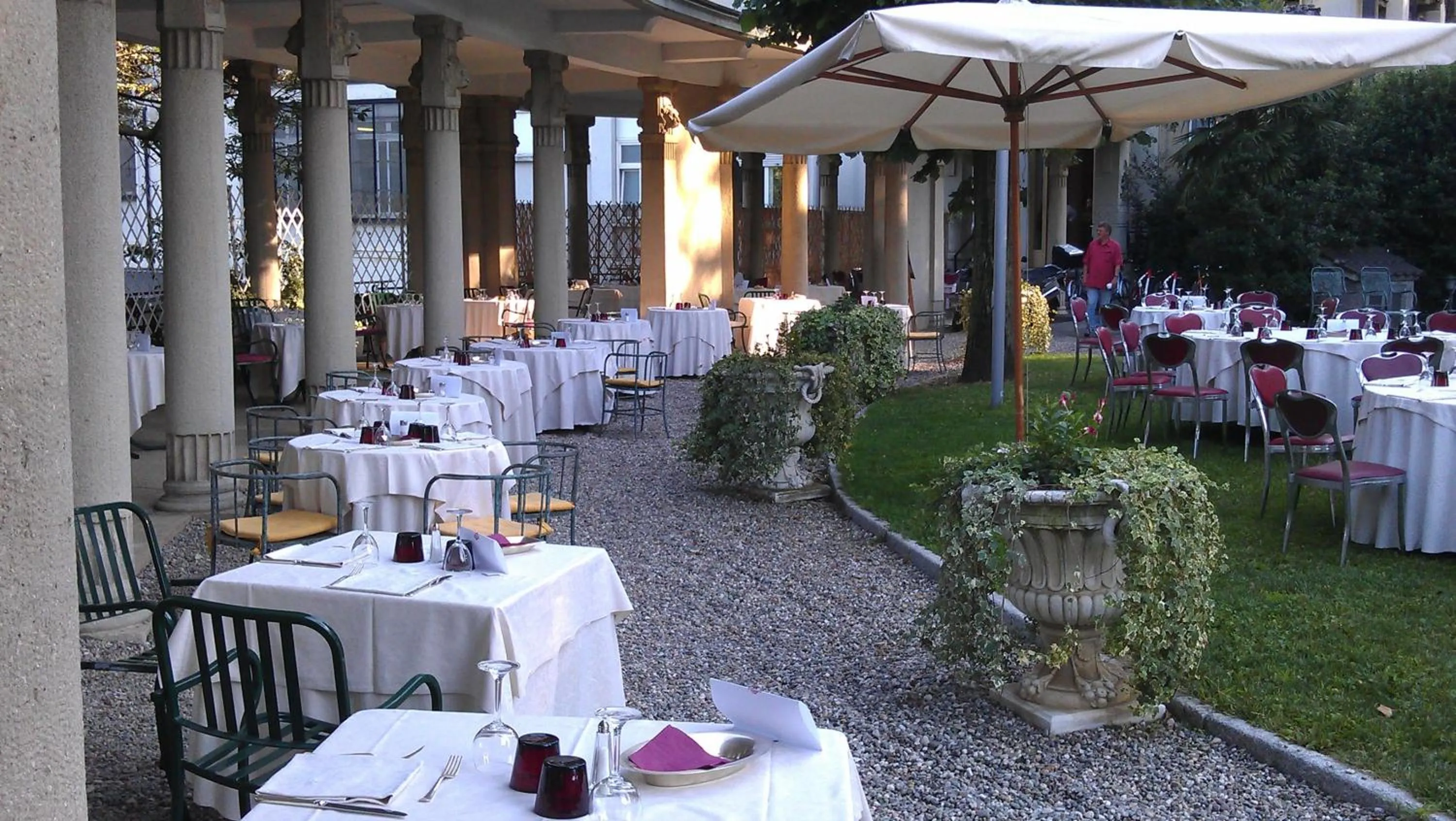 Restaurant/places to eat in Palace Grand Hotel Varese
