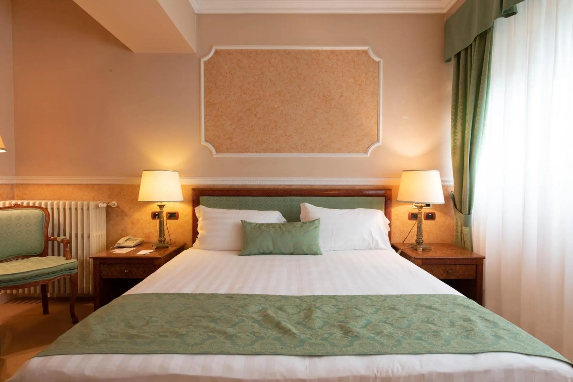 Bedroom, Bed in Palace Grand Hotel Varese