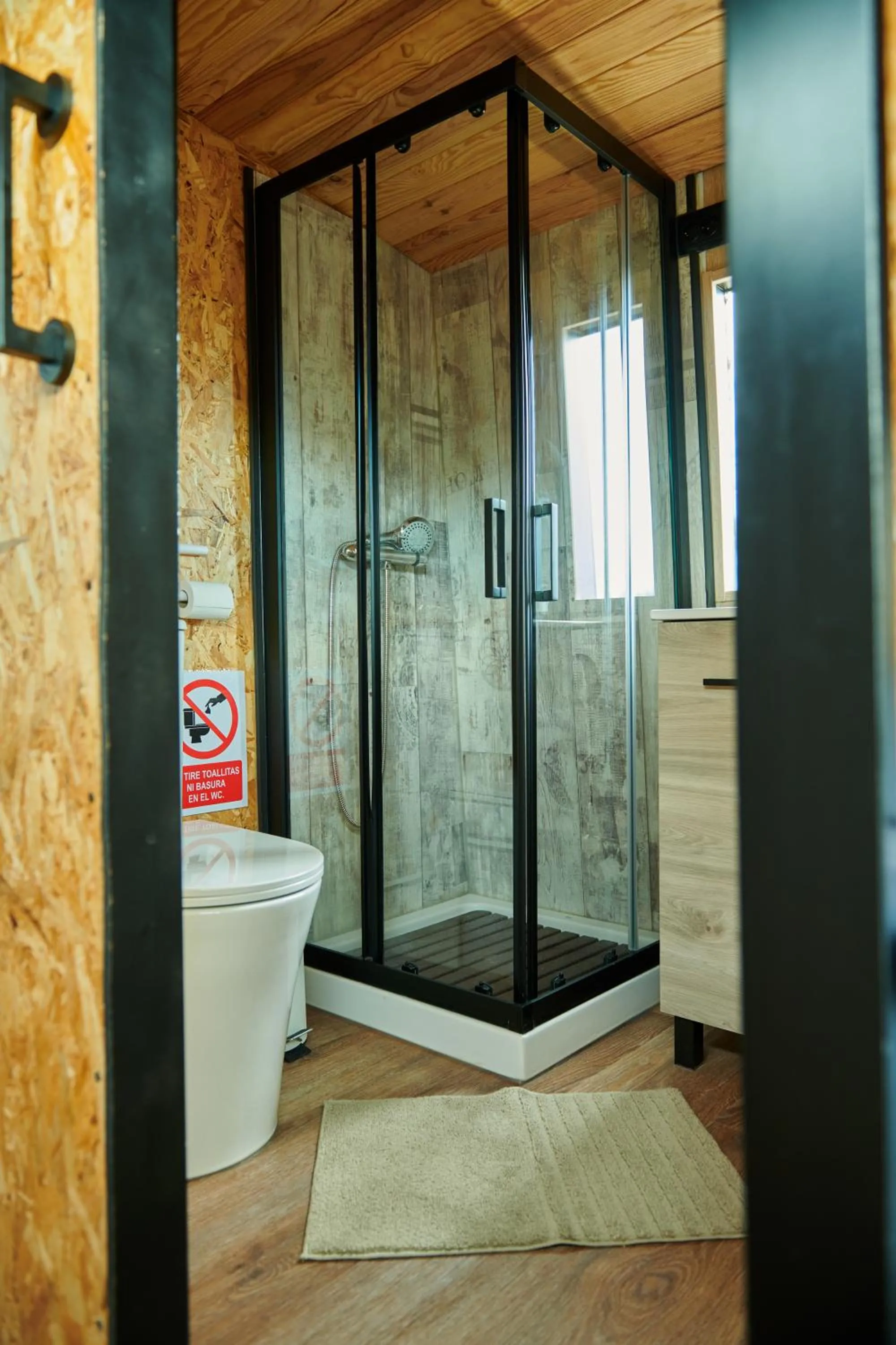Bathroom in cuchibus