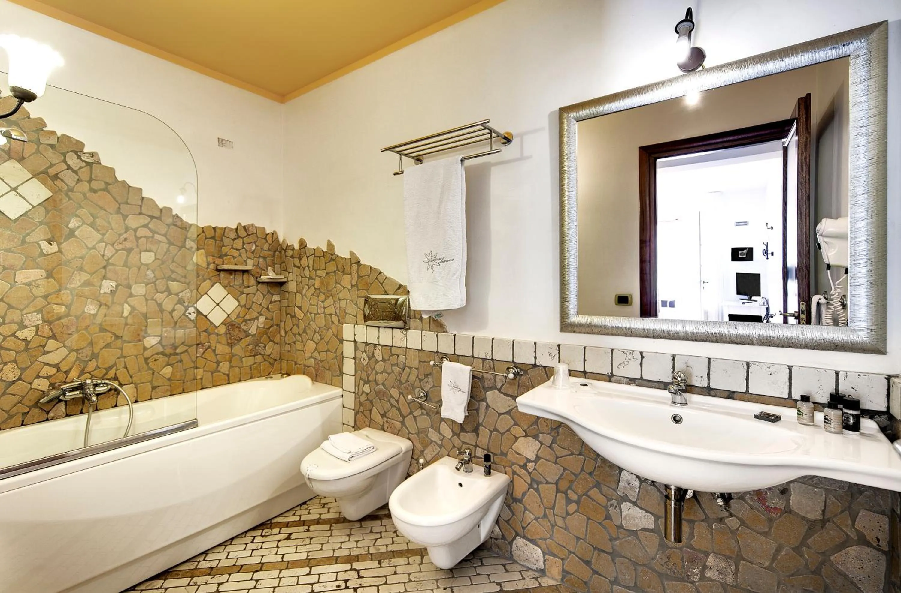 Bathroom in Hotel Villa Enrica - Aeolian Charme