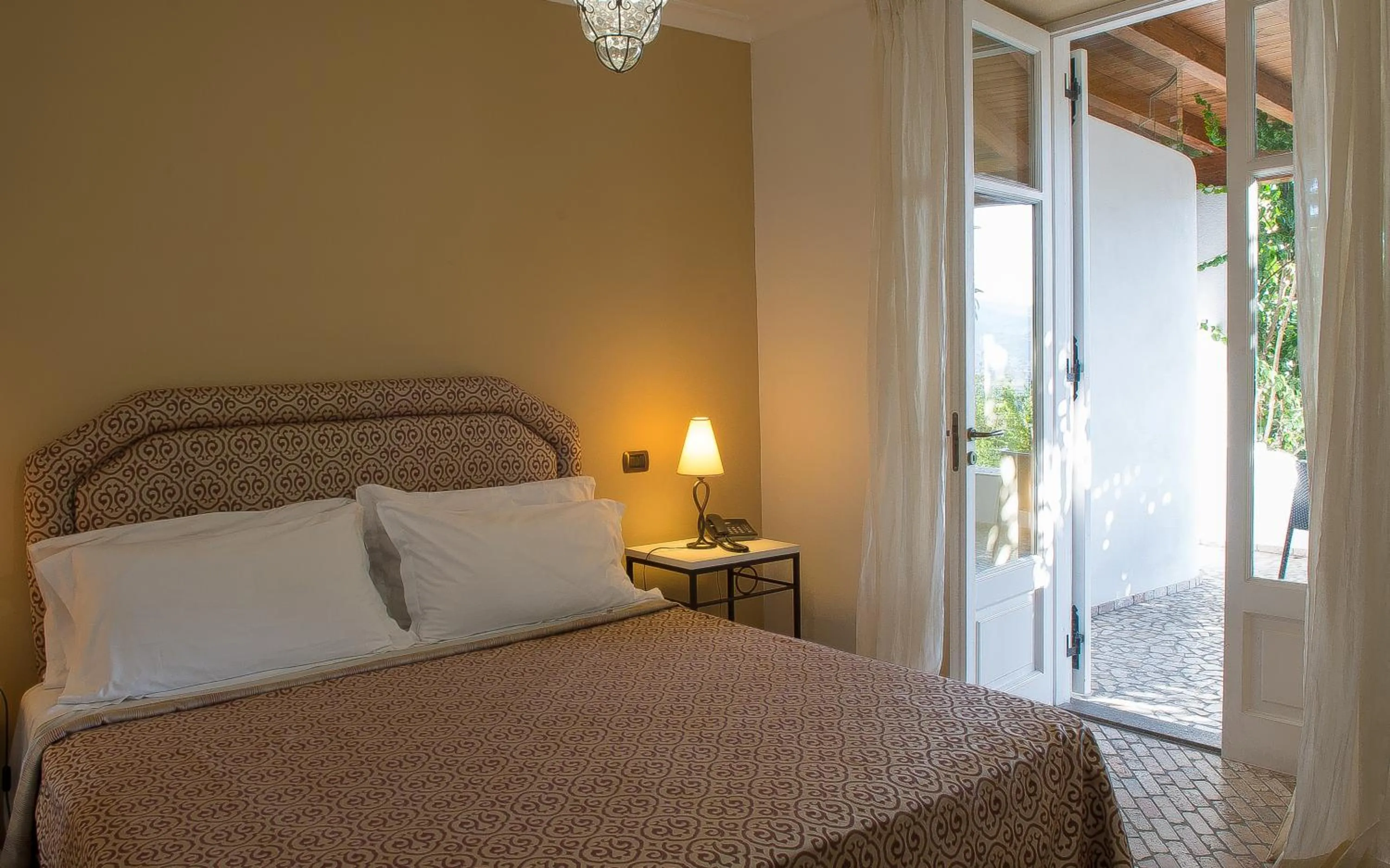 Photo of the whole room, Bed in Hotel Villa Enrica - Aeolian Charme