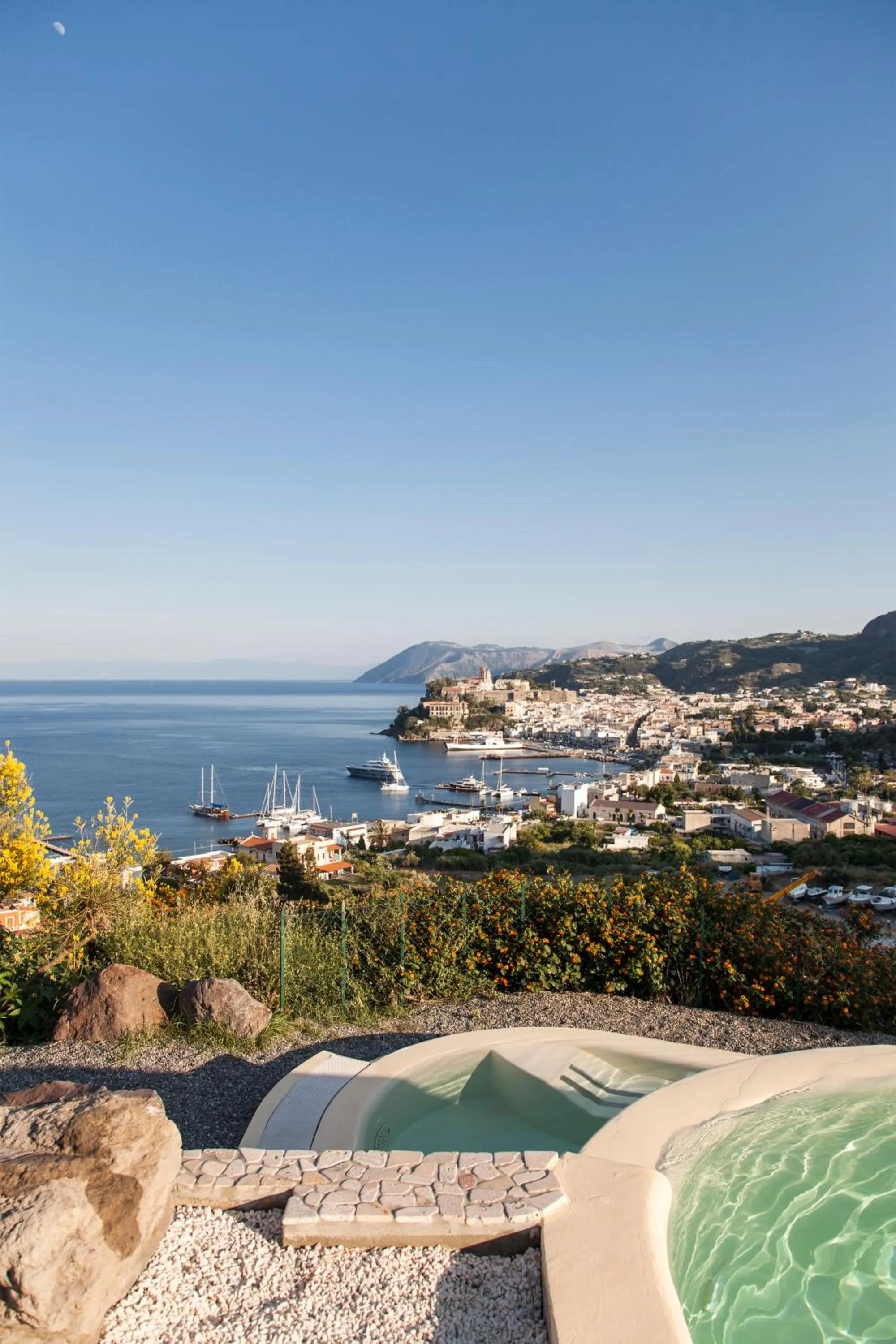 Swimming pool in Hotel Villa Enrica - Aeolian Charme