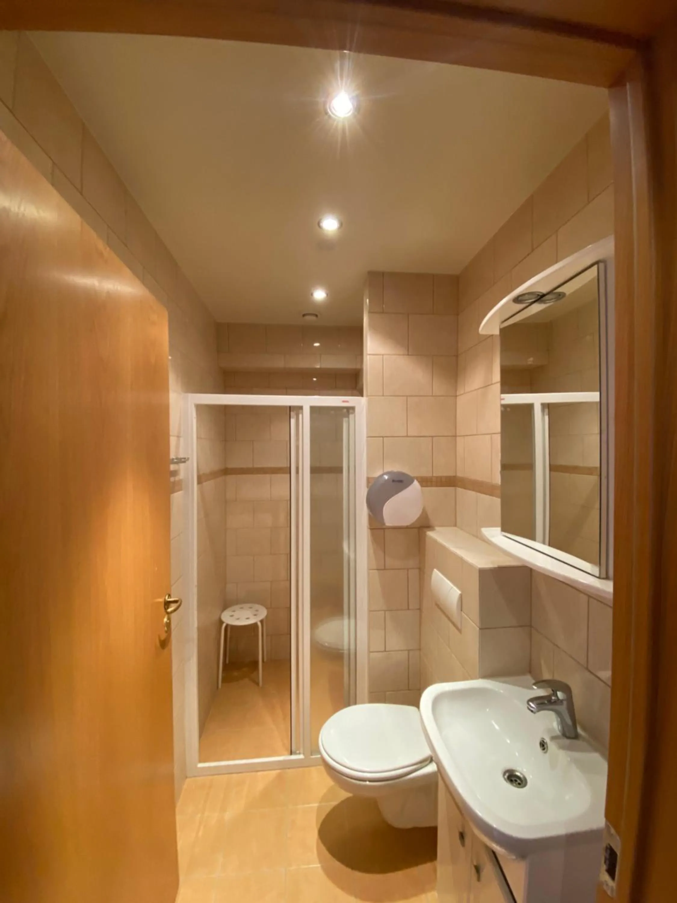 Shower in Day Dream Vesturgata 17 Reykjavik