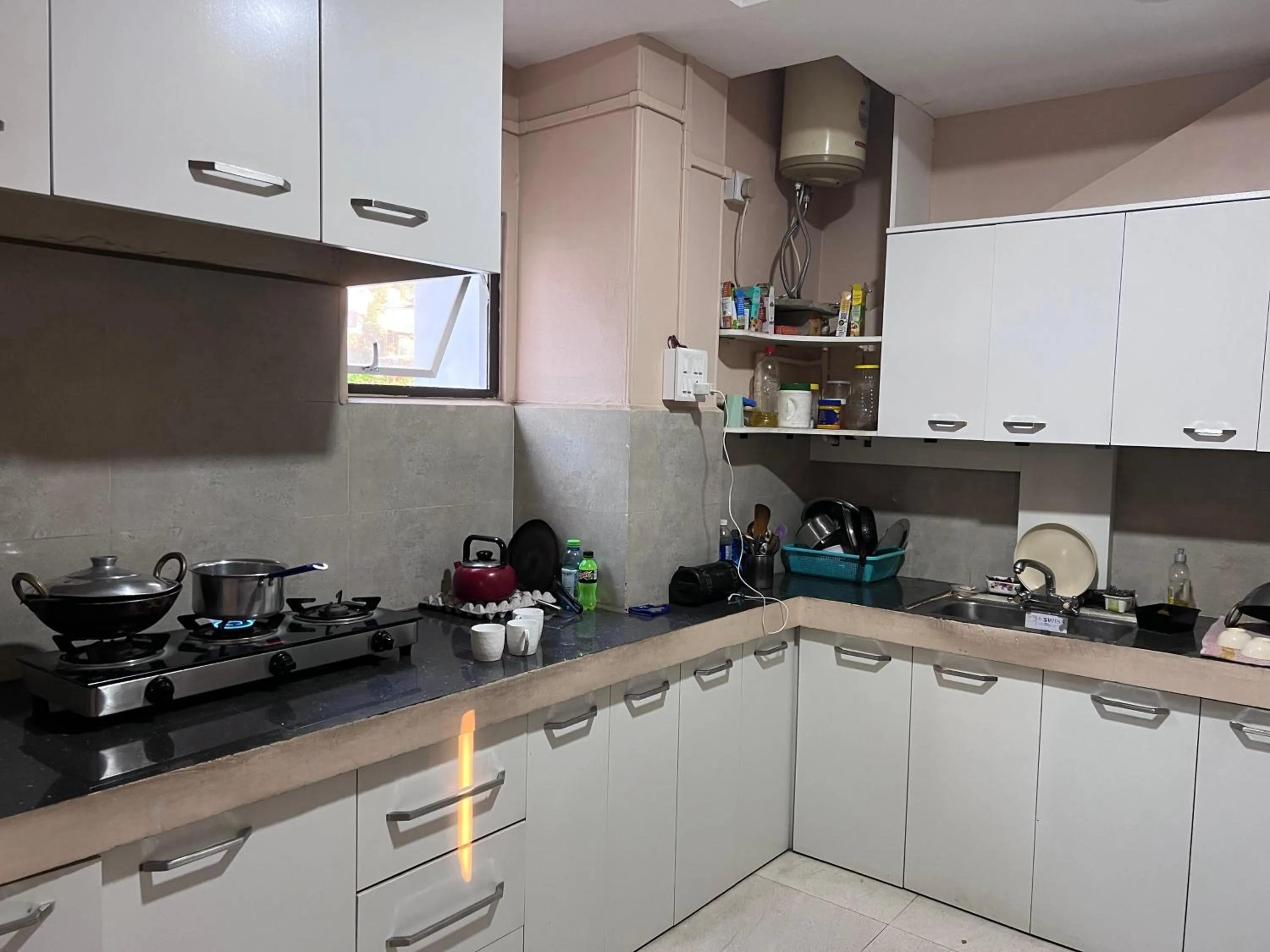 Kitchen or kitchenette in Hotel Dinthar Zara