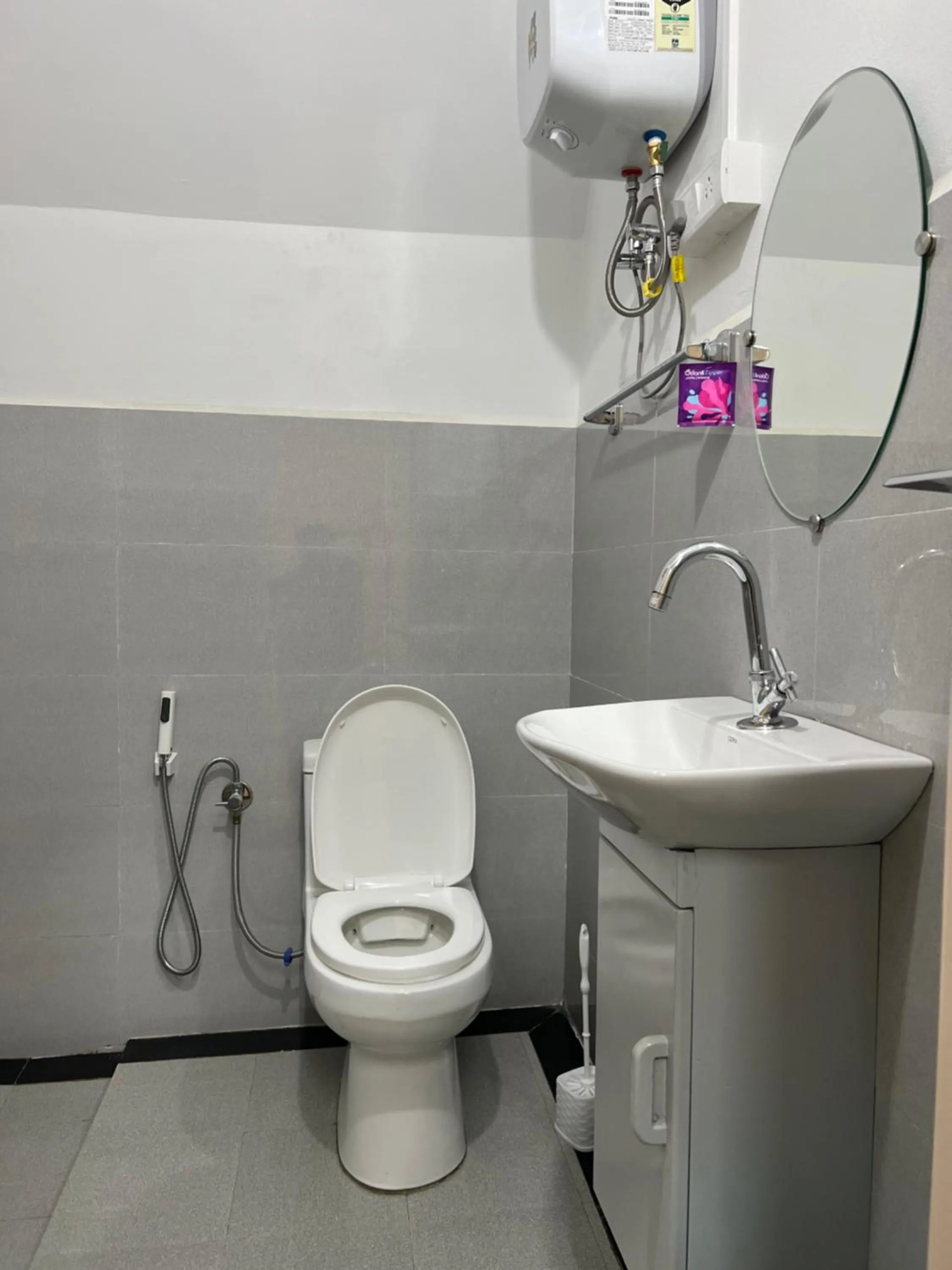 Bathroom in Hotel Dinthar Zara