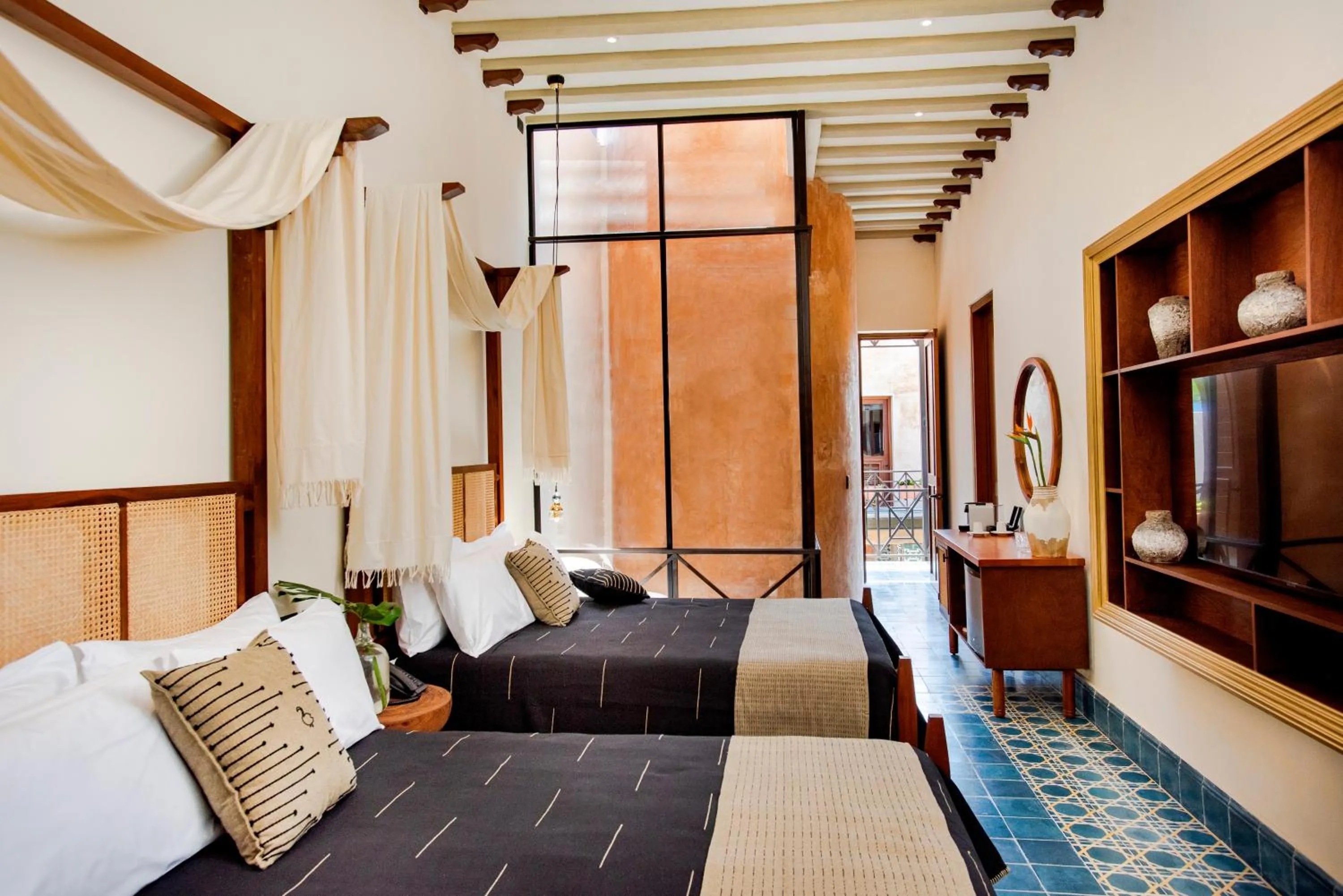 Photo of the whole room, Bed in CIGNO HOTEL BOUTIQUE- Adults Only