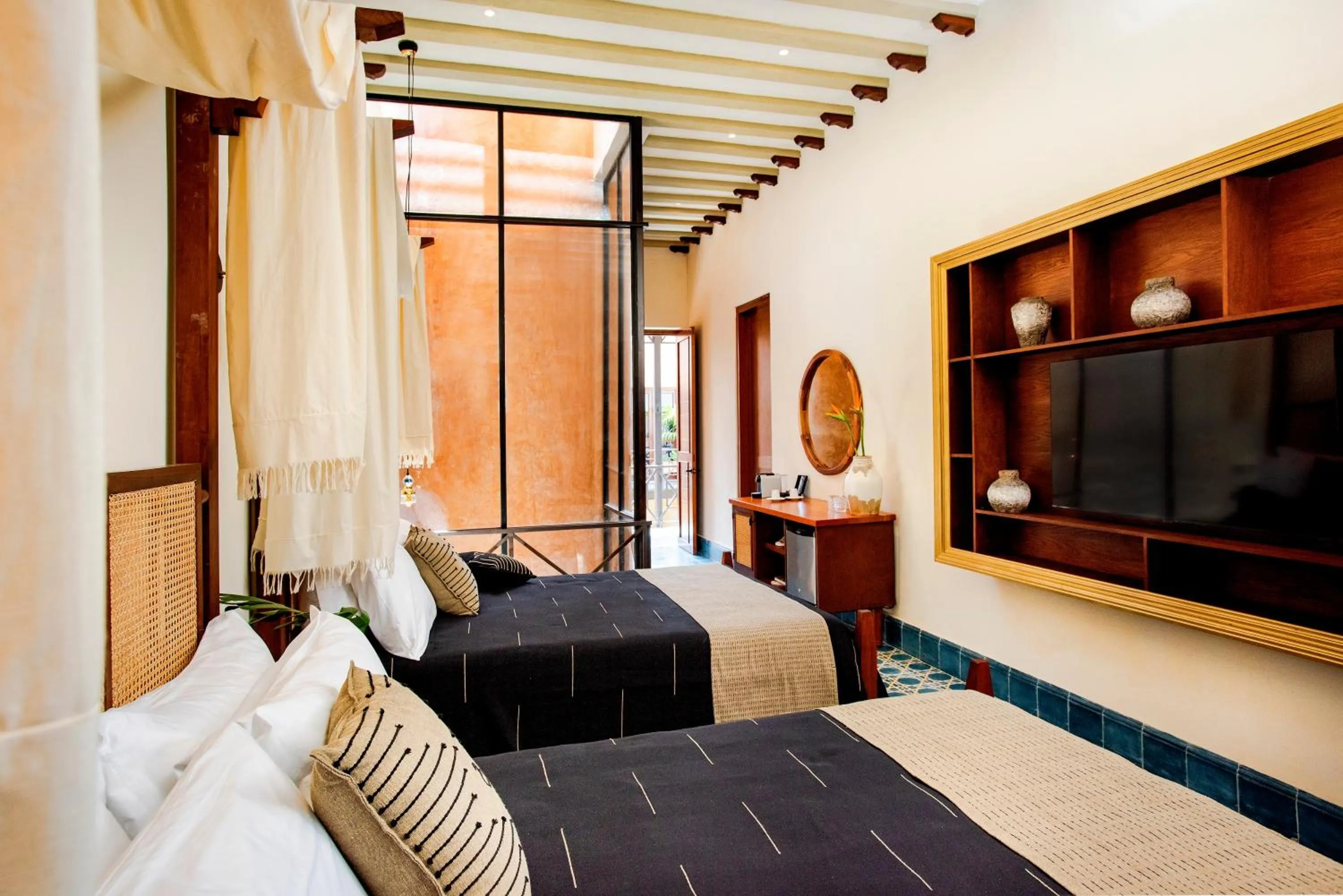 TV and multimedia, Bed in CIGNO HOTEL BOUTIQUE- Adults Only