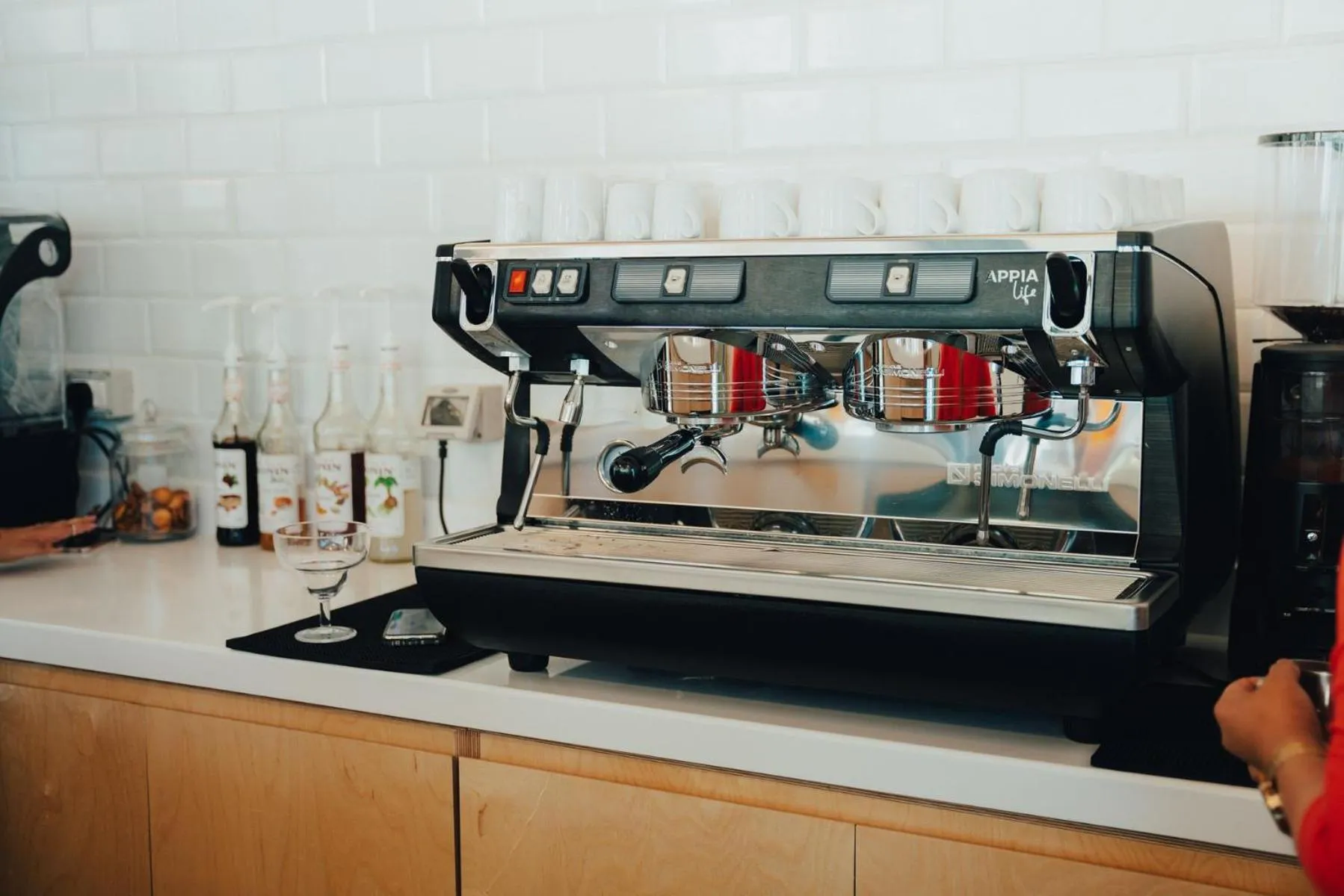 Restaurant/places to eat in Bab Al Nojoum Al Mugheirah