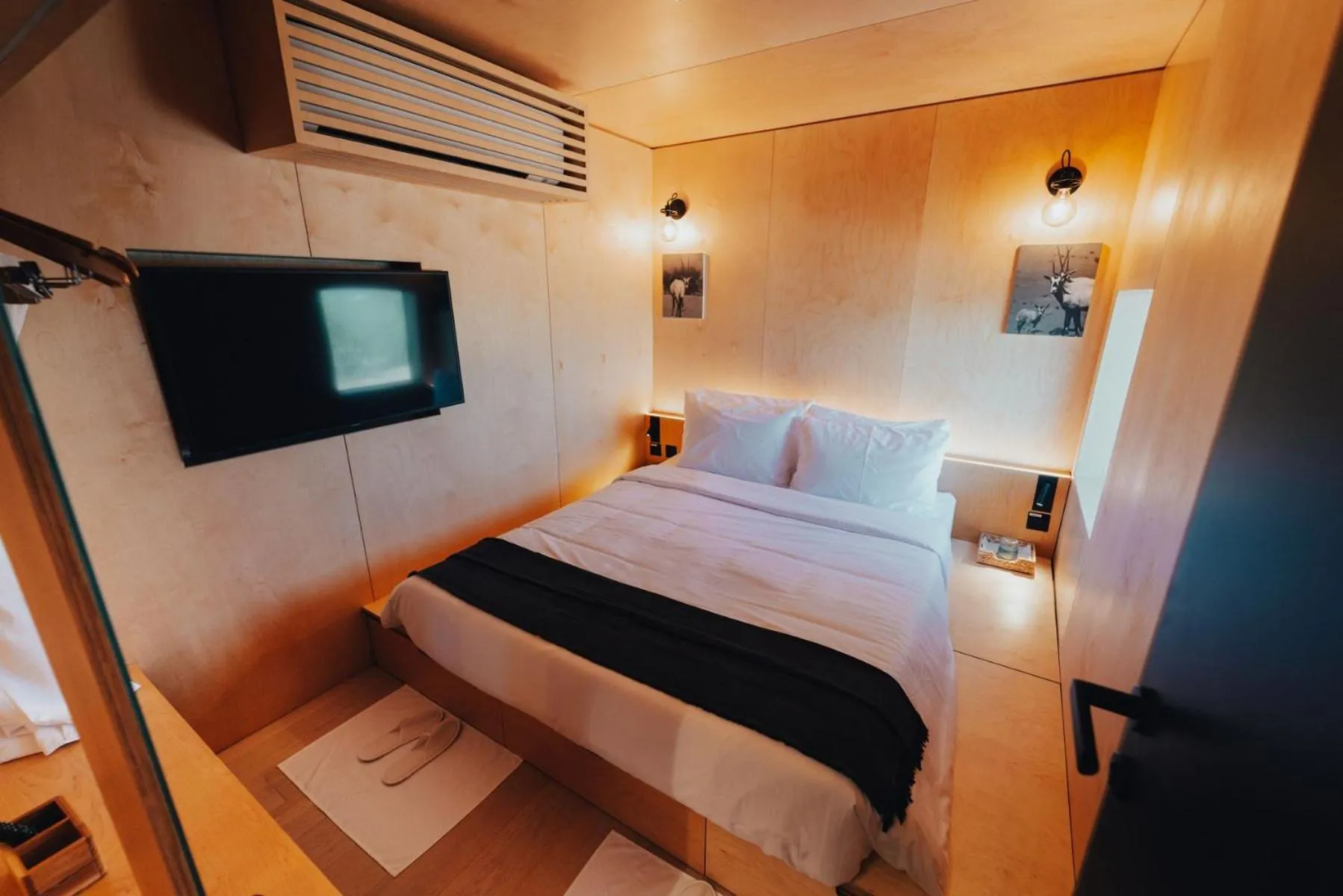 TV and multimedia, Bed in Bab Al Nojoum Al Mugheirah