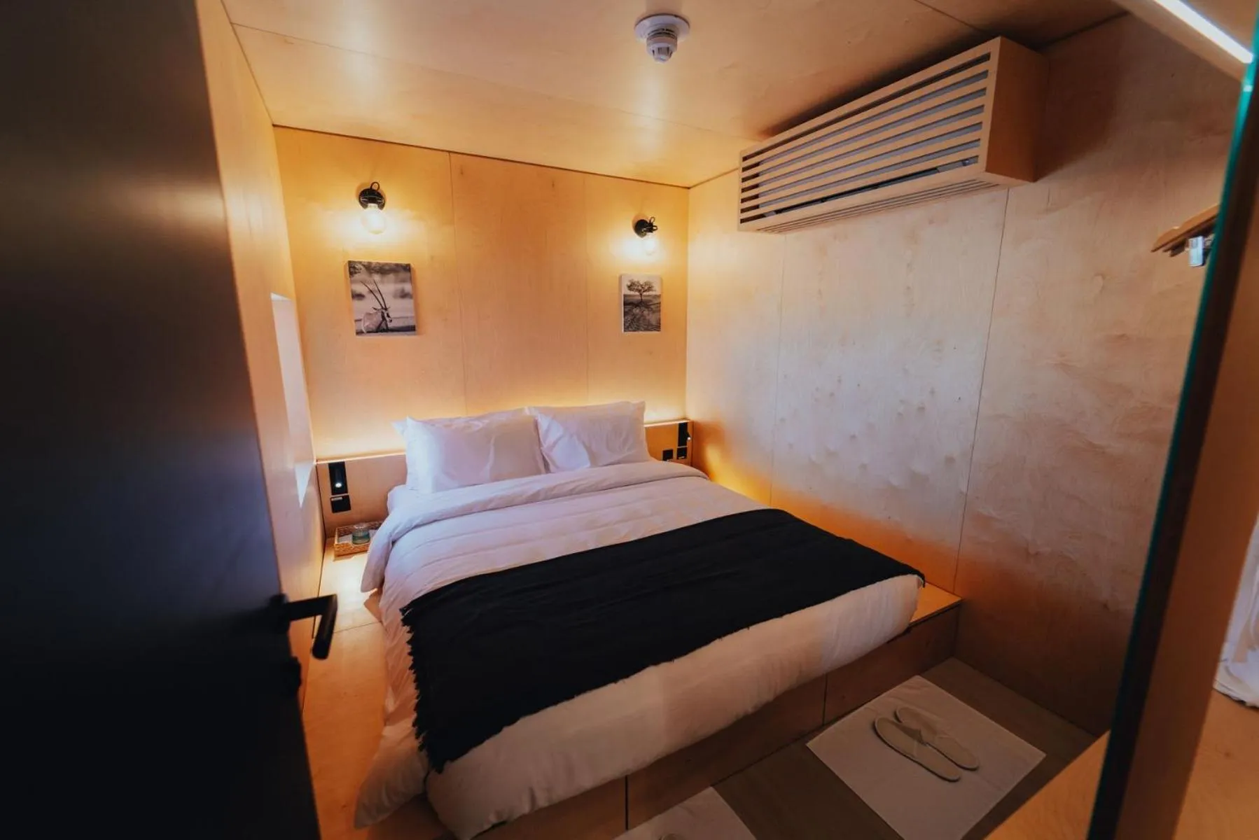 Bed in Bab Al Nojoum Al Mugheirah